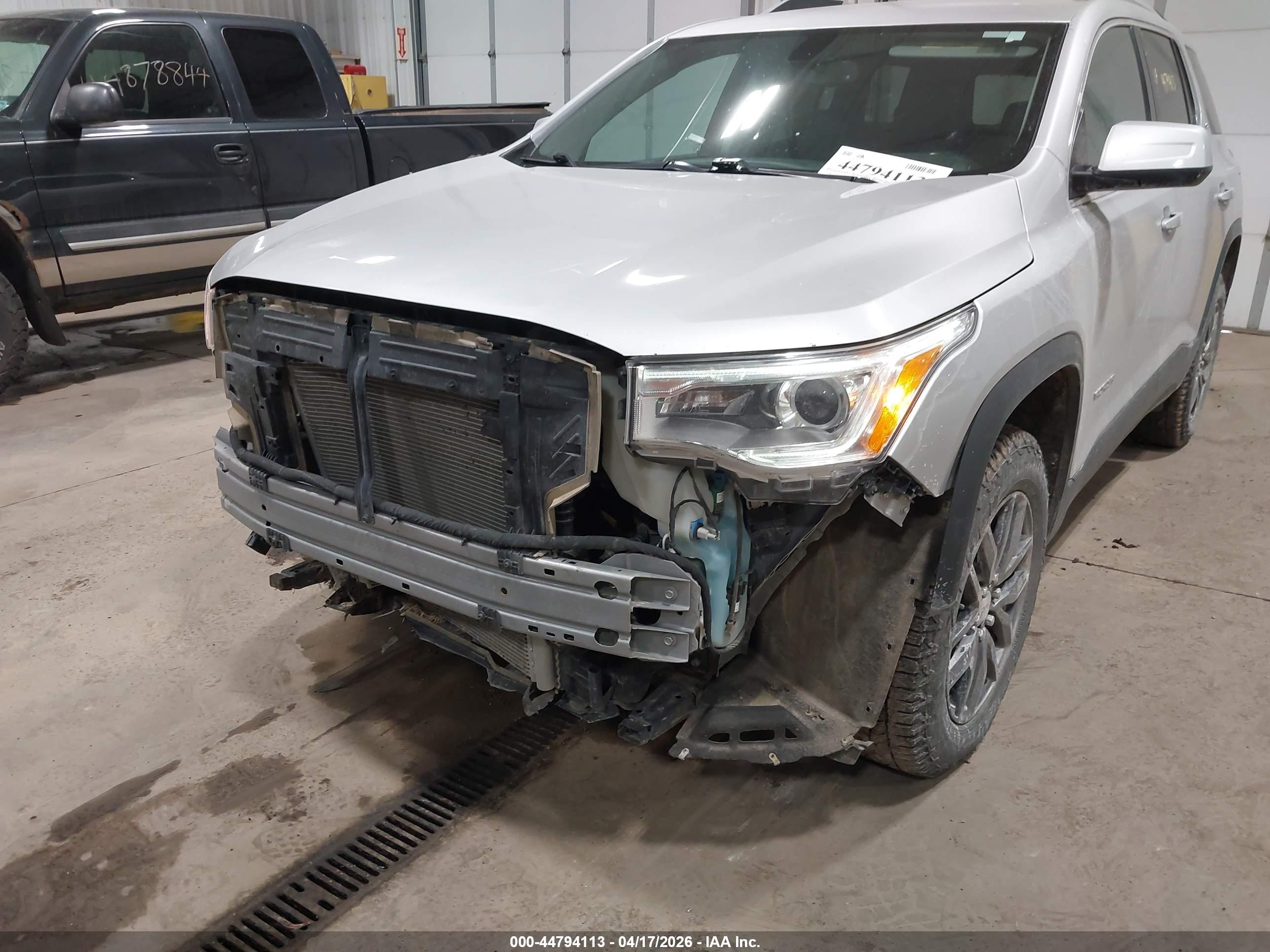 GMC ACADIA image 6