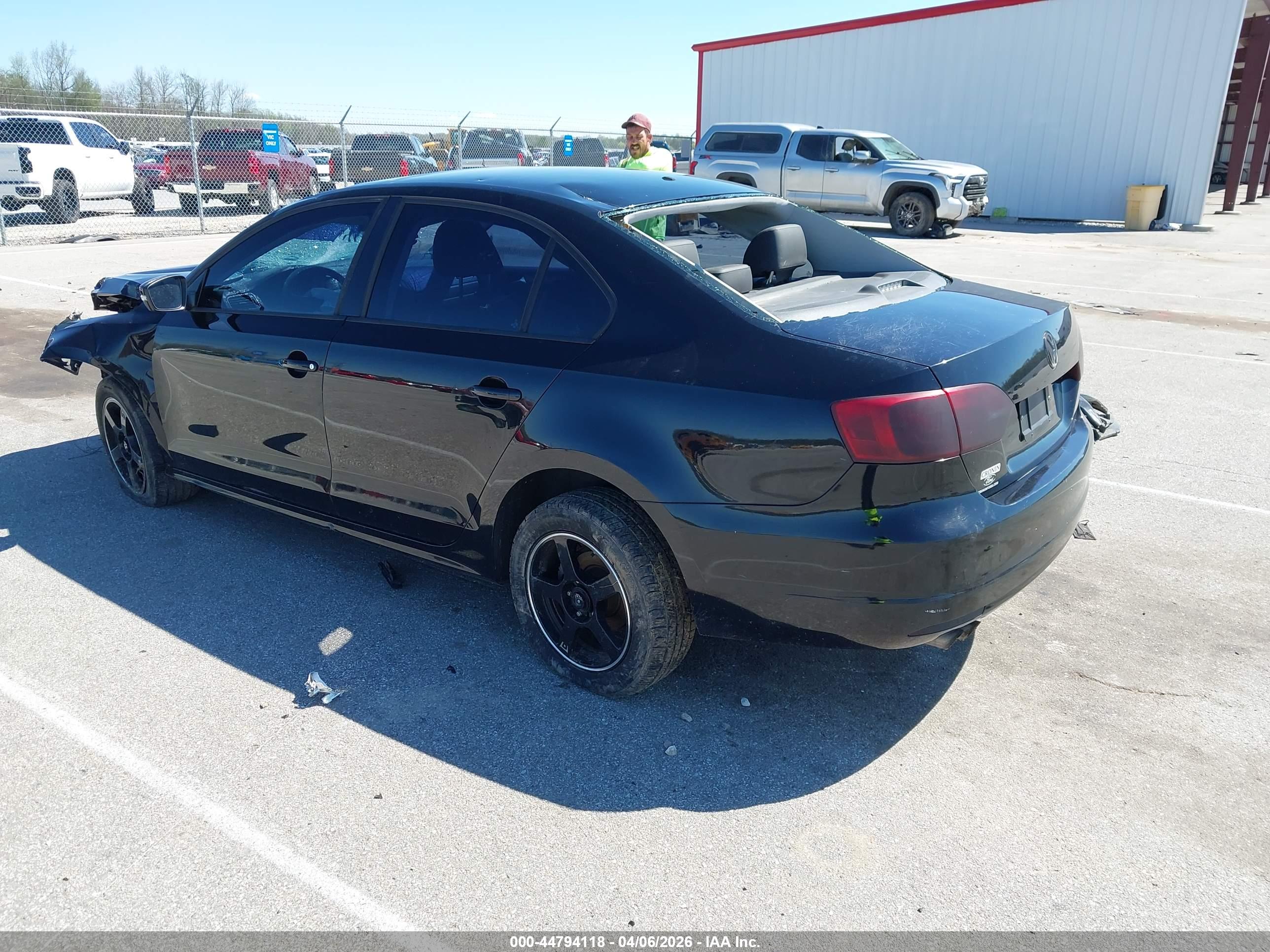 VOLKSWAGEN JETTA image 3