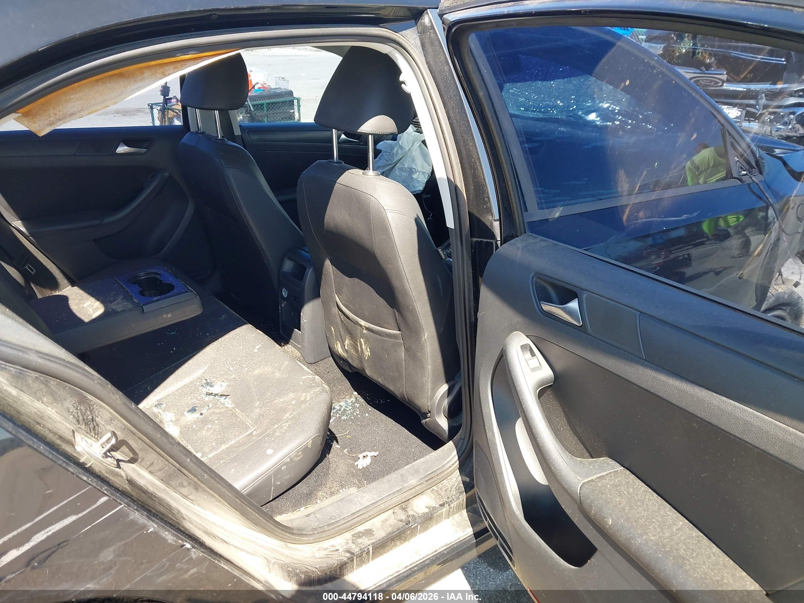 VOLKSWAGEN JETTA image 8