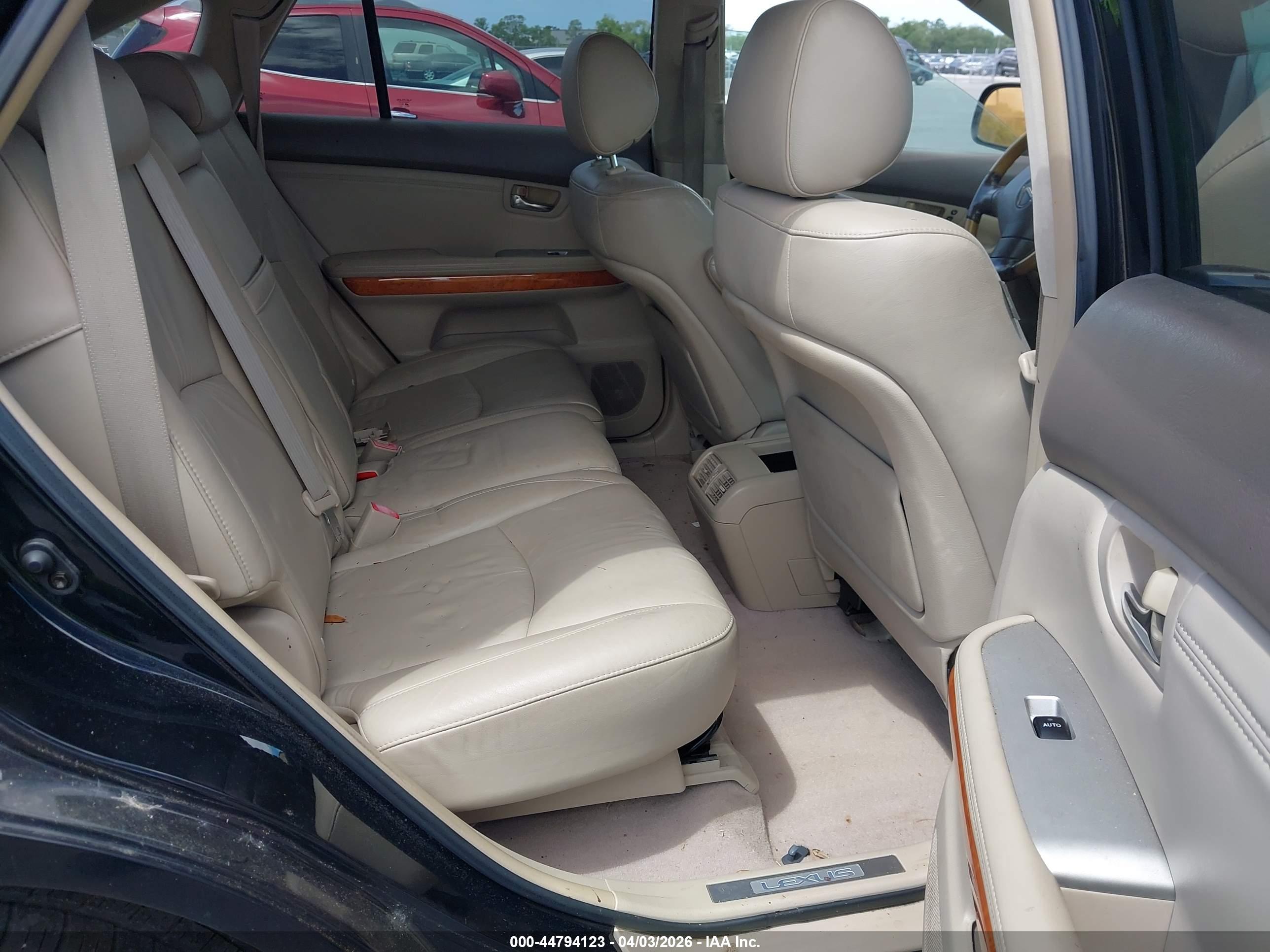 LEXUS RX image 8