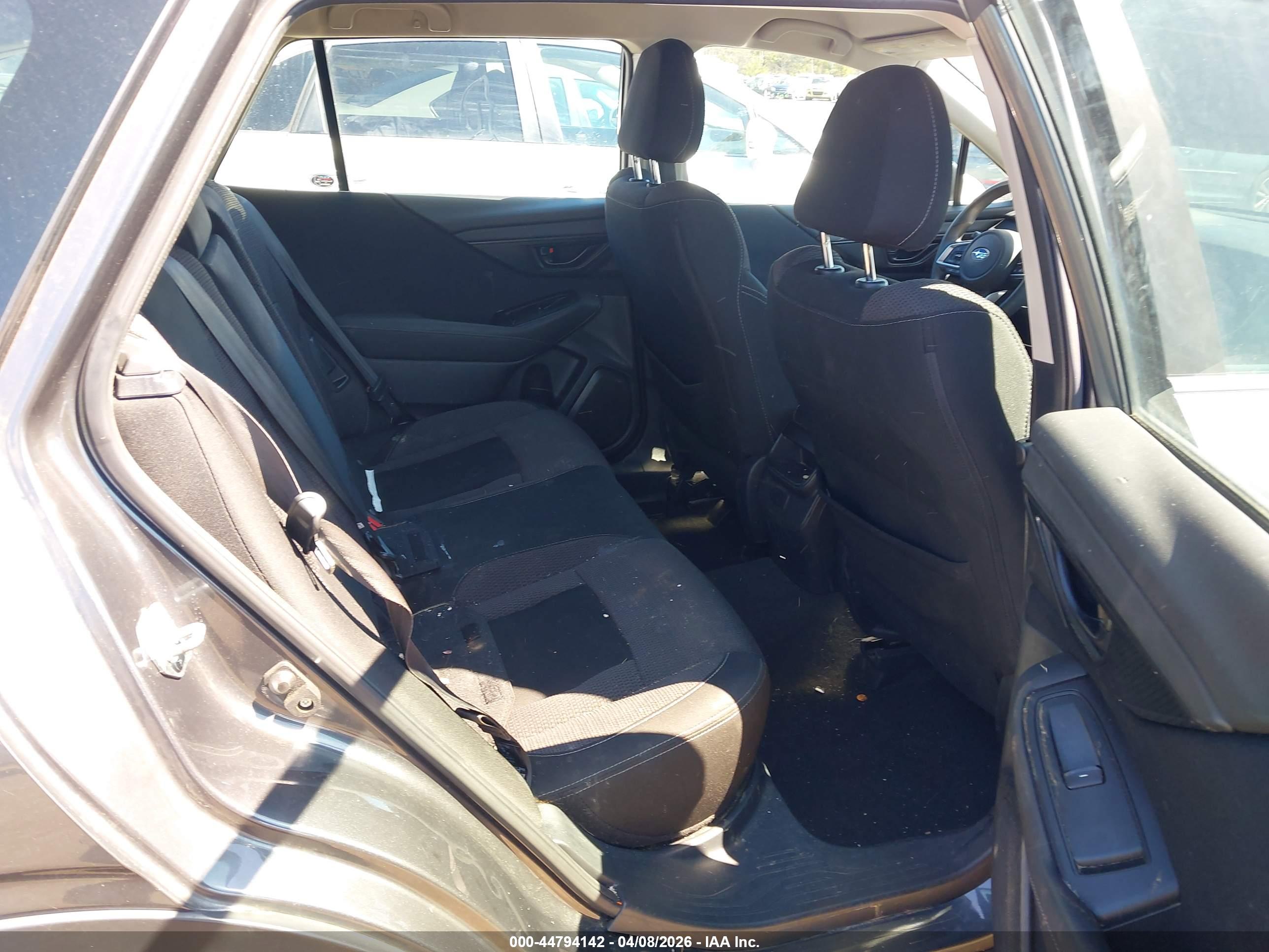 SUBARU OUTBACK image 8