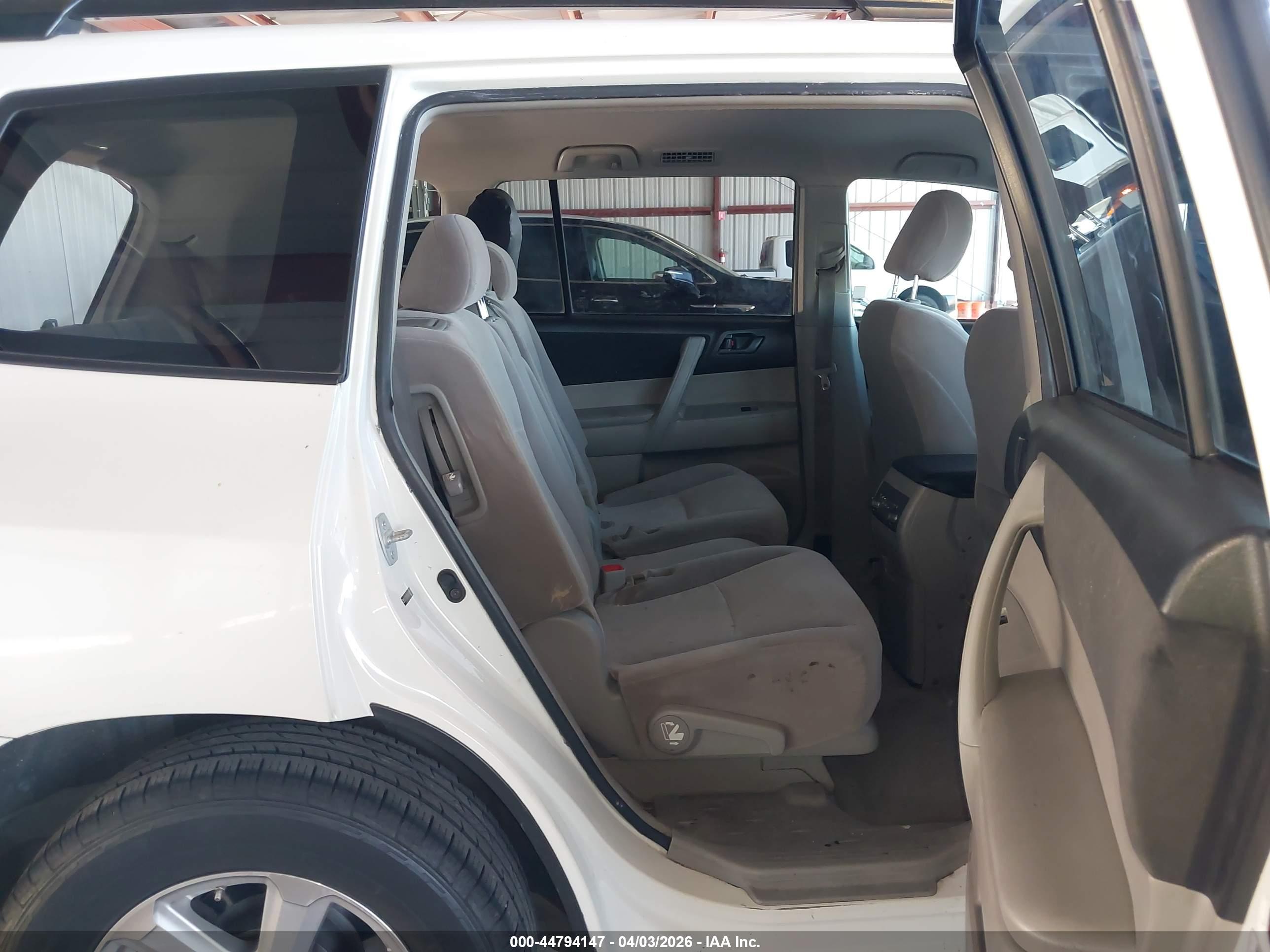 TOYOTA HIGHLANDER image 8