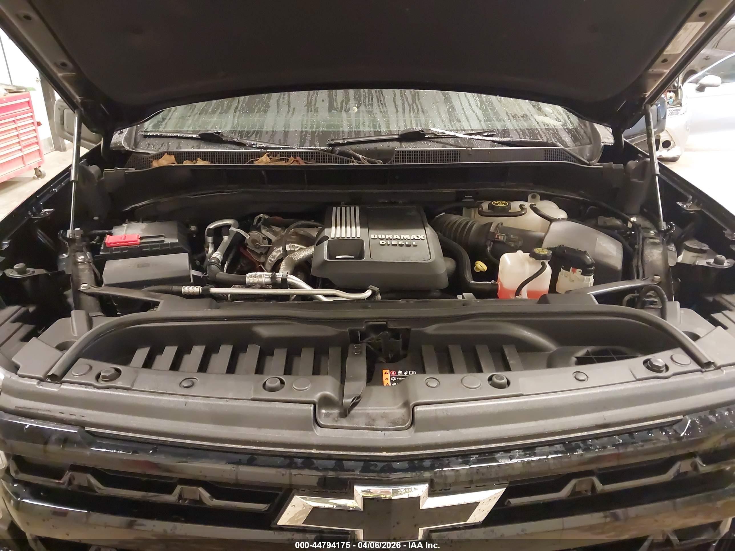 CHEVROLET SILVERADO image 10
