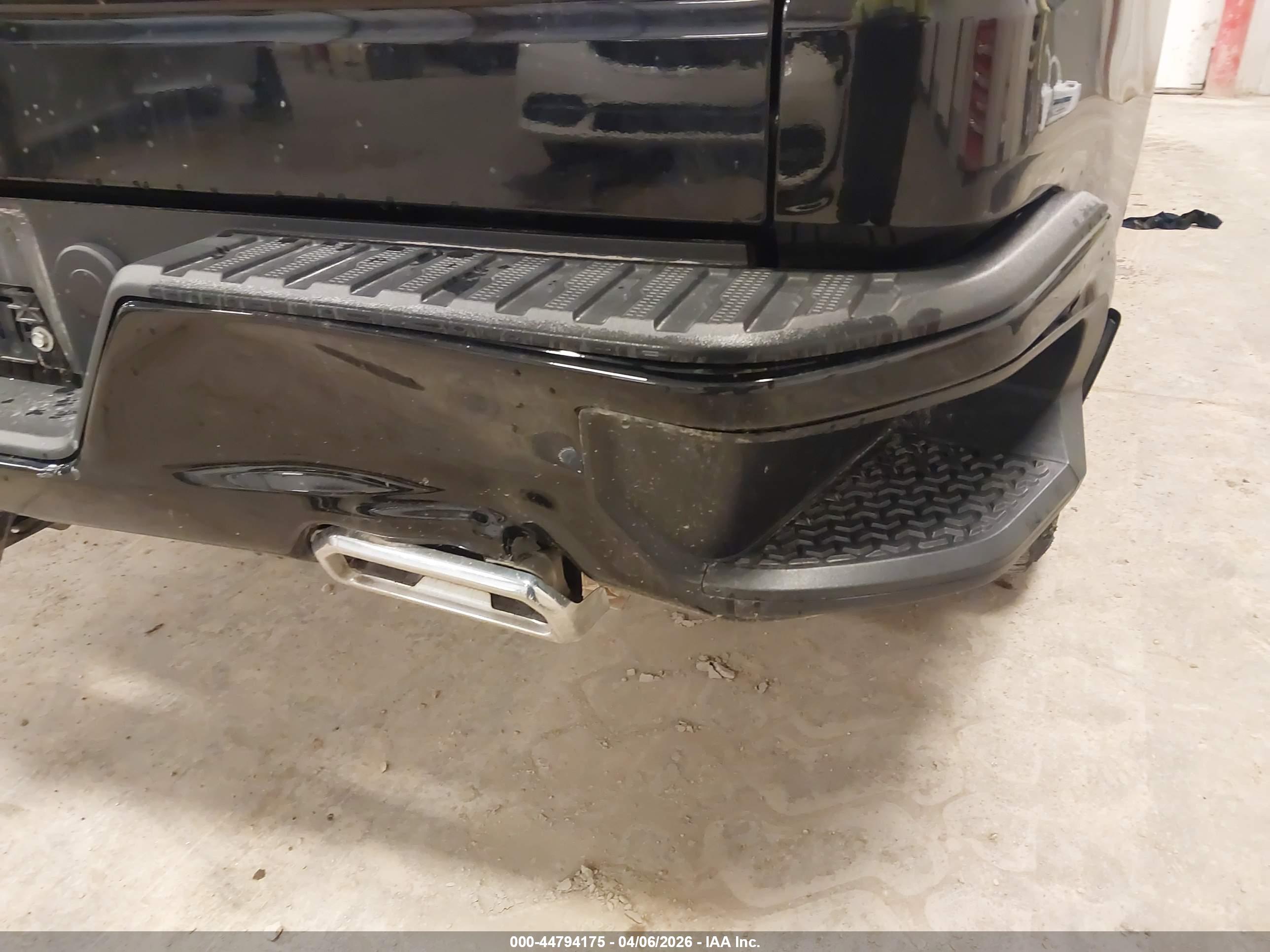 CHEVROLET SILVERADO image 6