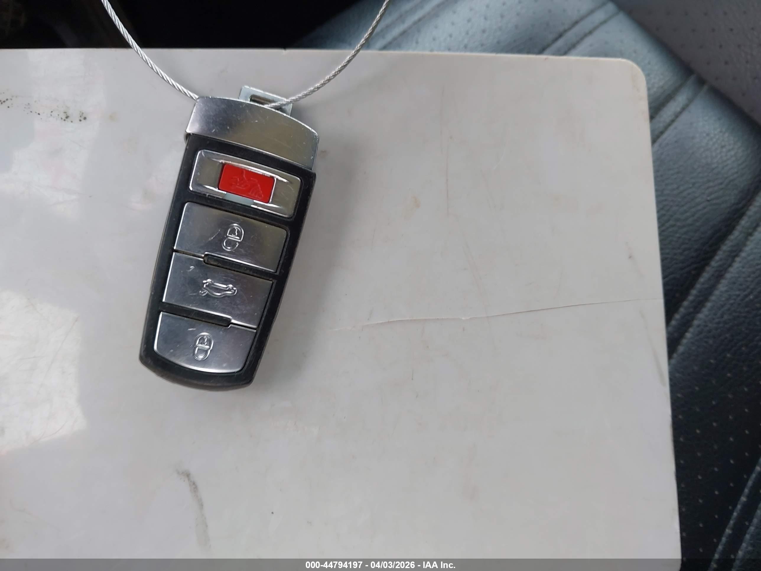 VOLKSWAGEN CC image 11
