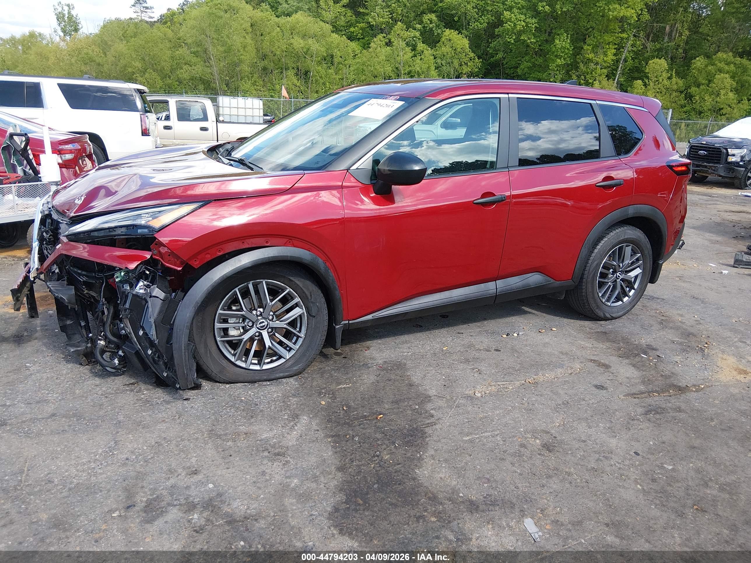 NISSAN ROGUE image 2