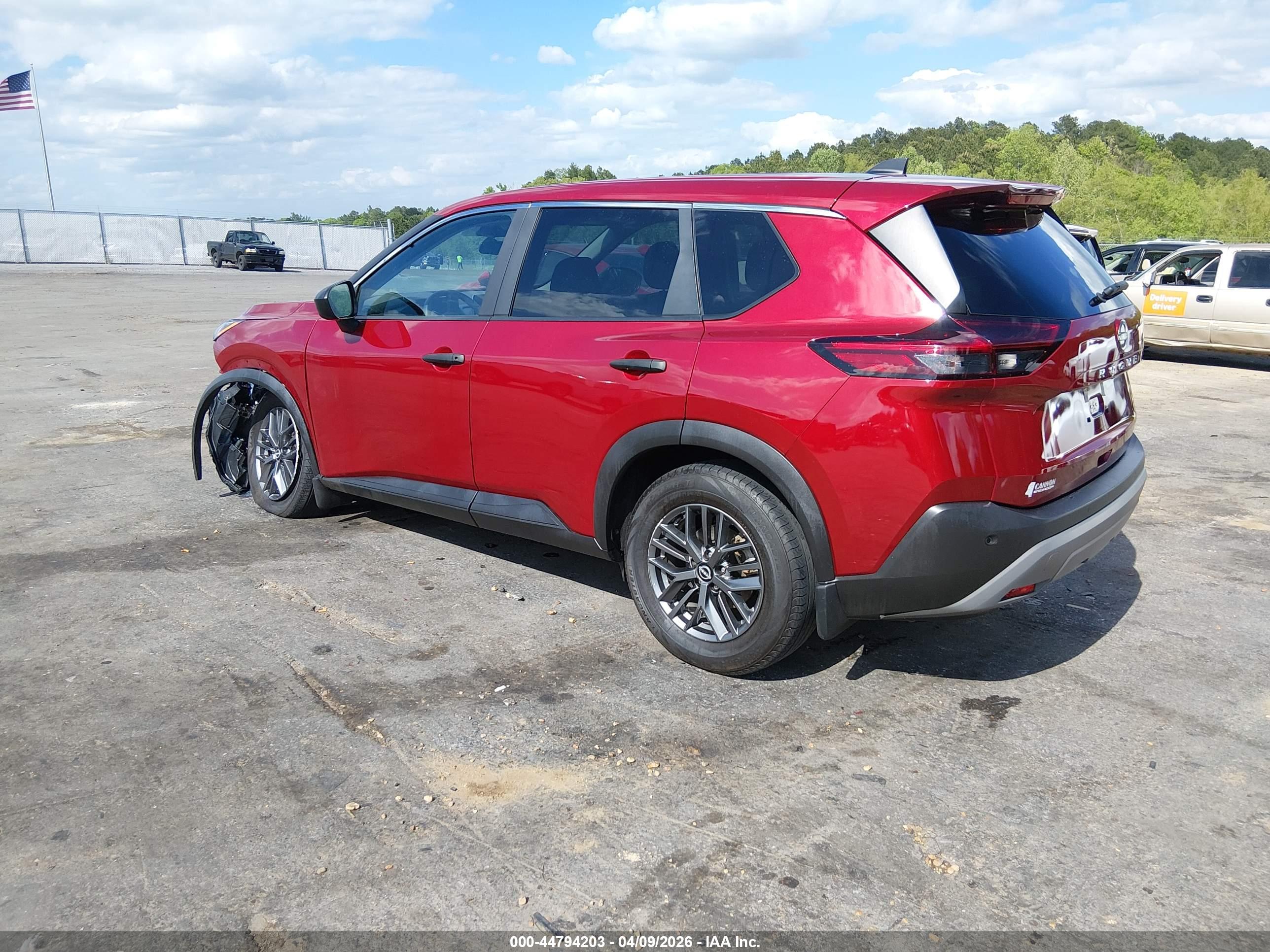 NISSAN ROGUE image 3