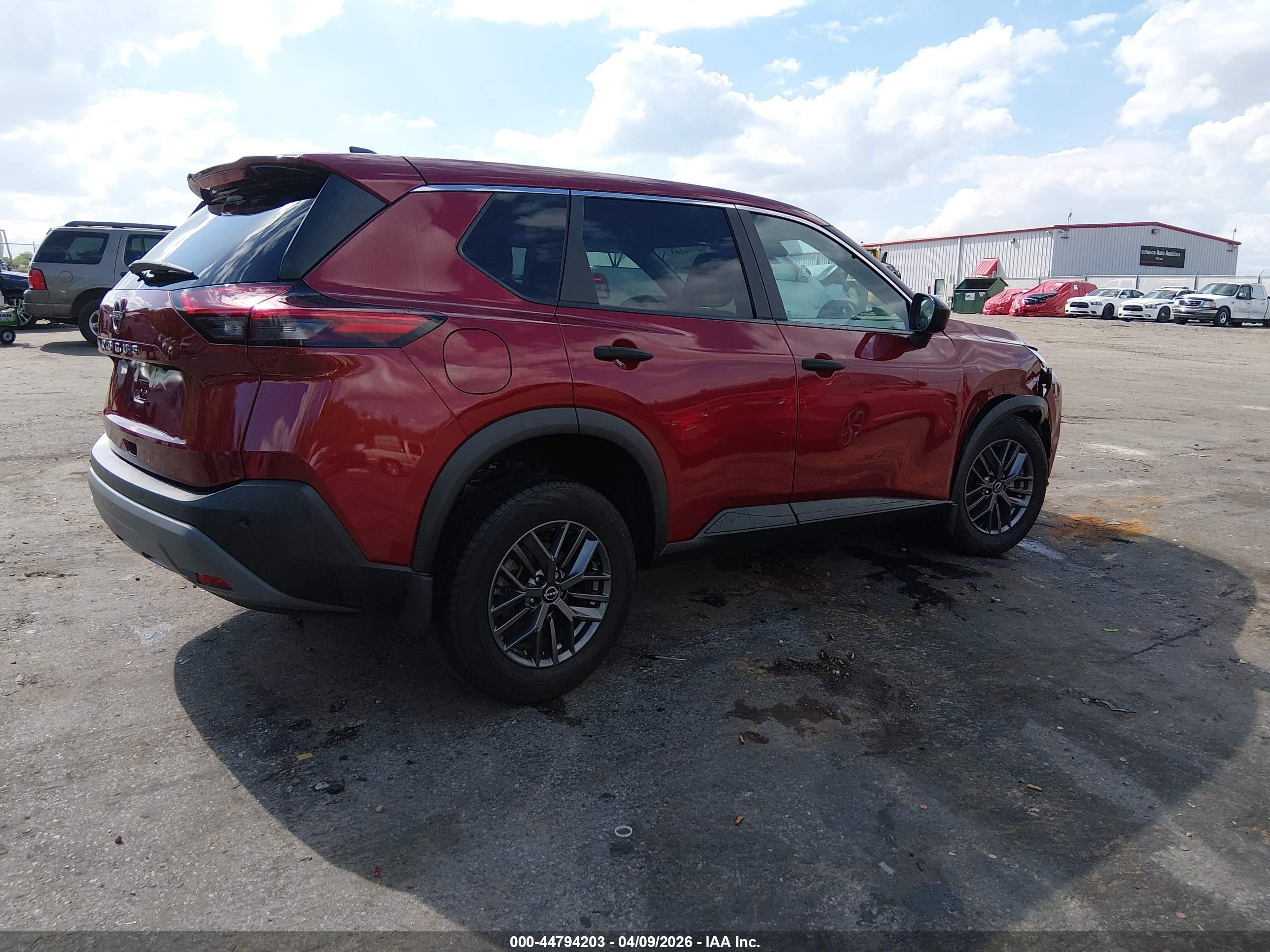 NISSAN ROGUE image 4