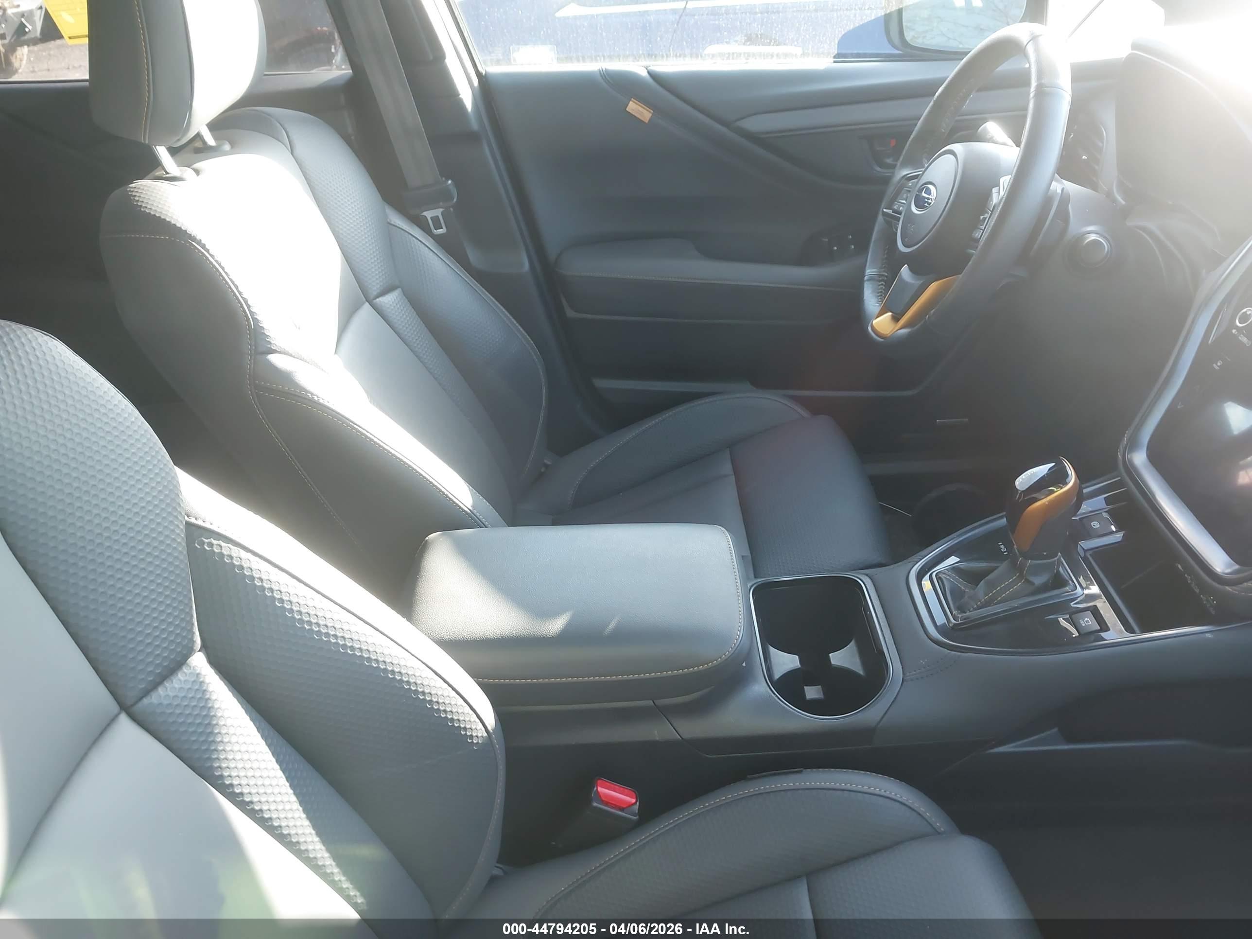 SUBARU OUTBACK image 5