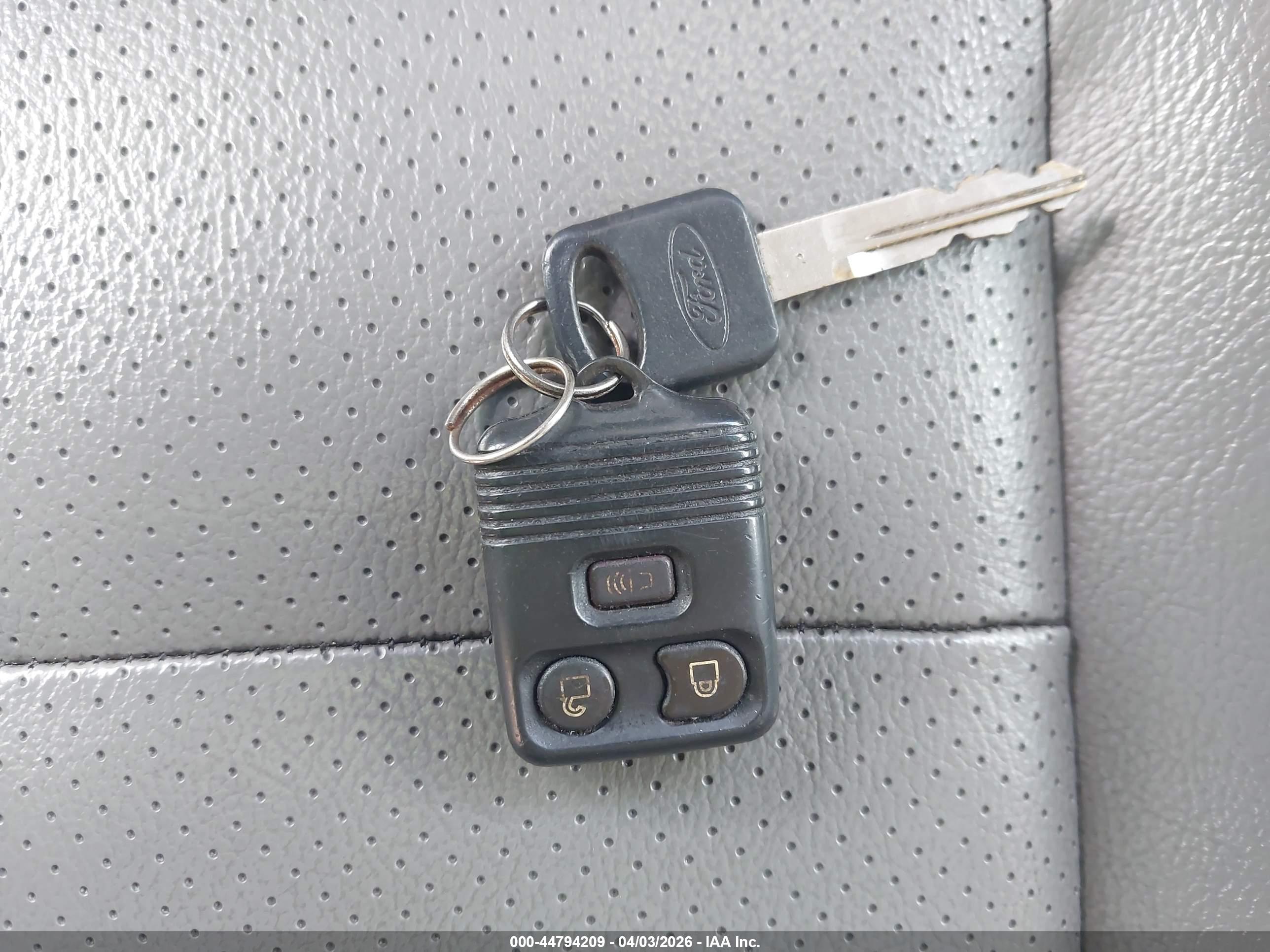 FORD E-150 image 11