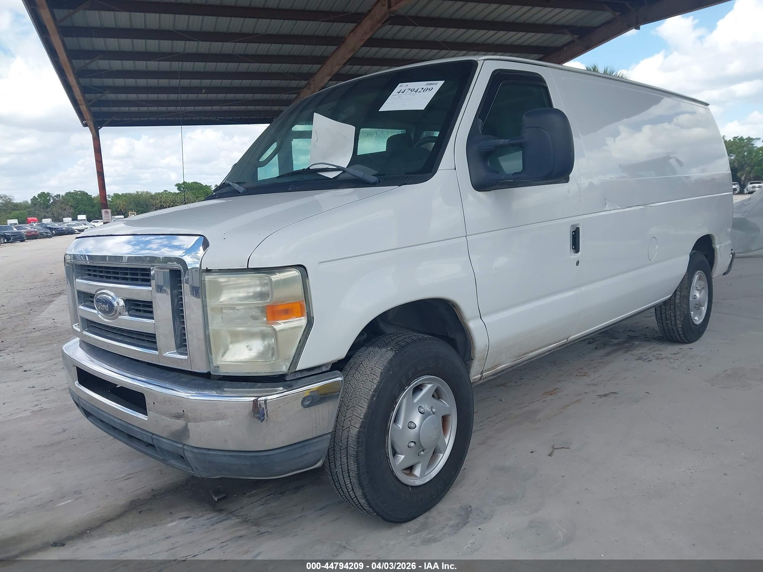 FORD E-150 image 2