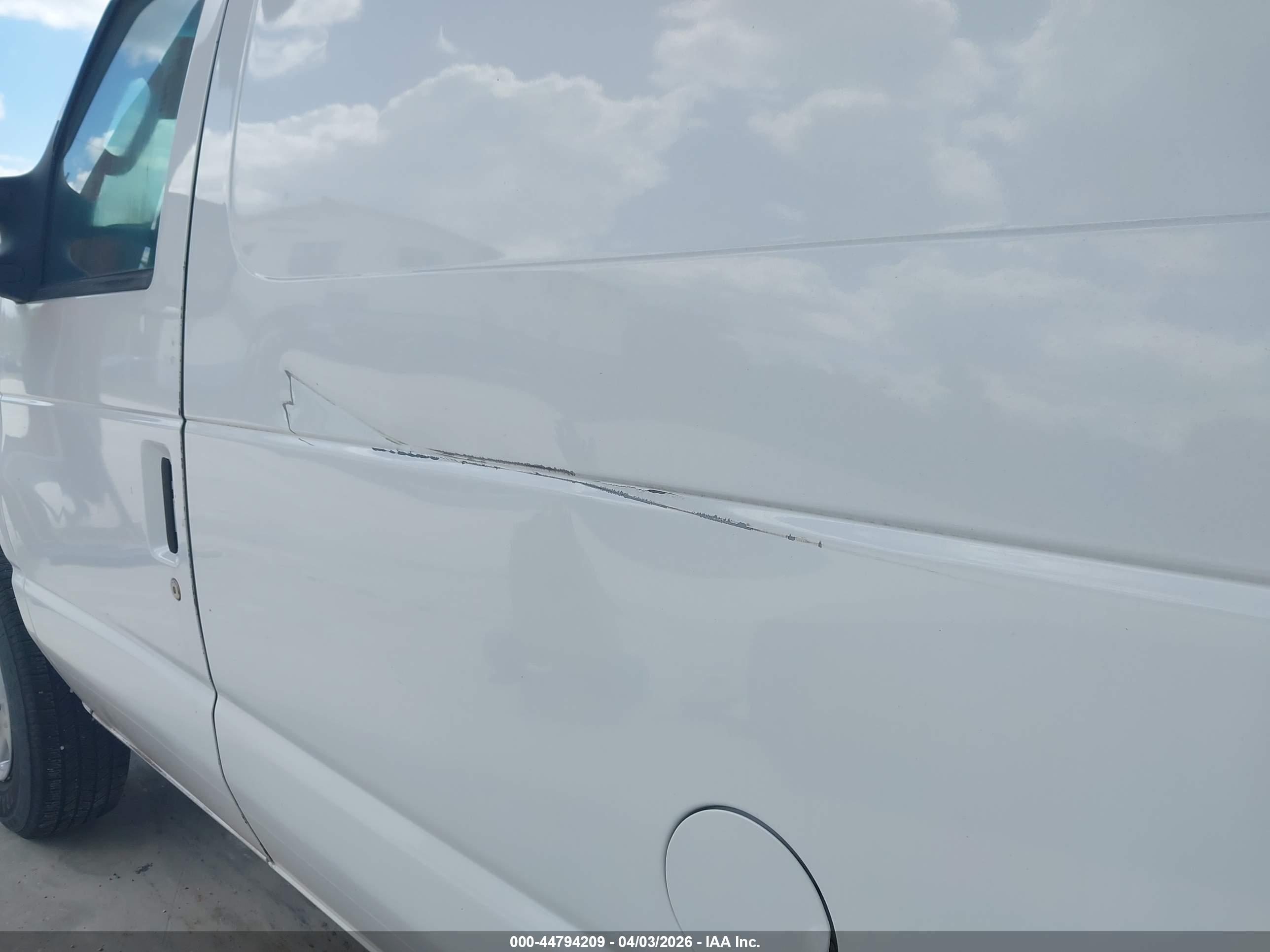 FORD E-150 image 6