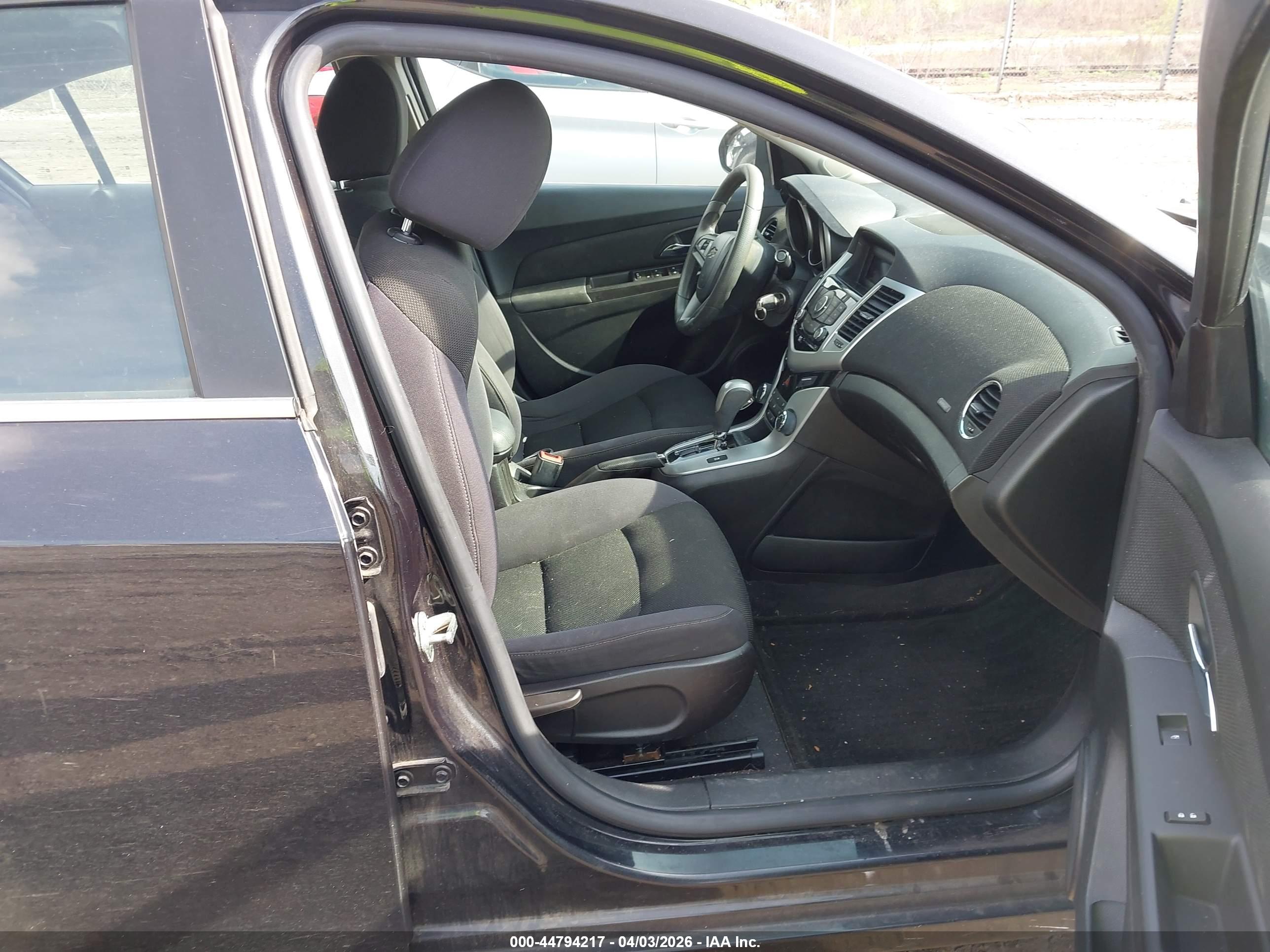 CHEVROLET CRUZE image 5