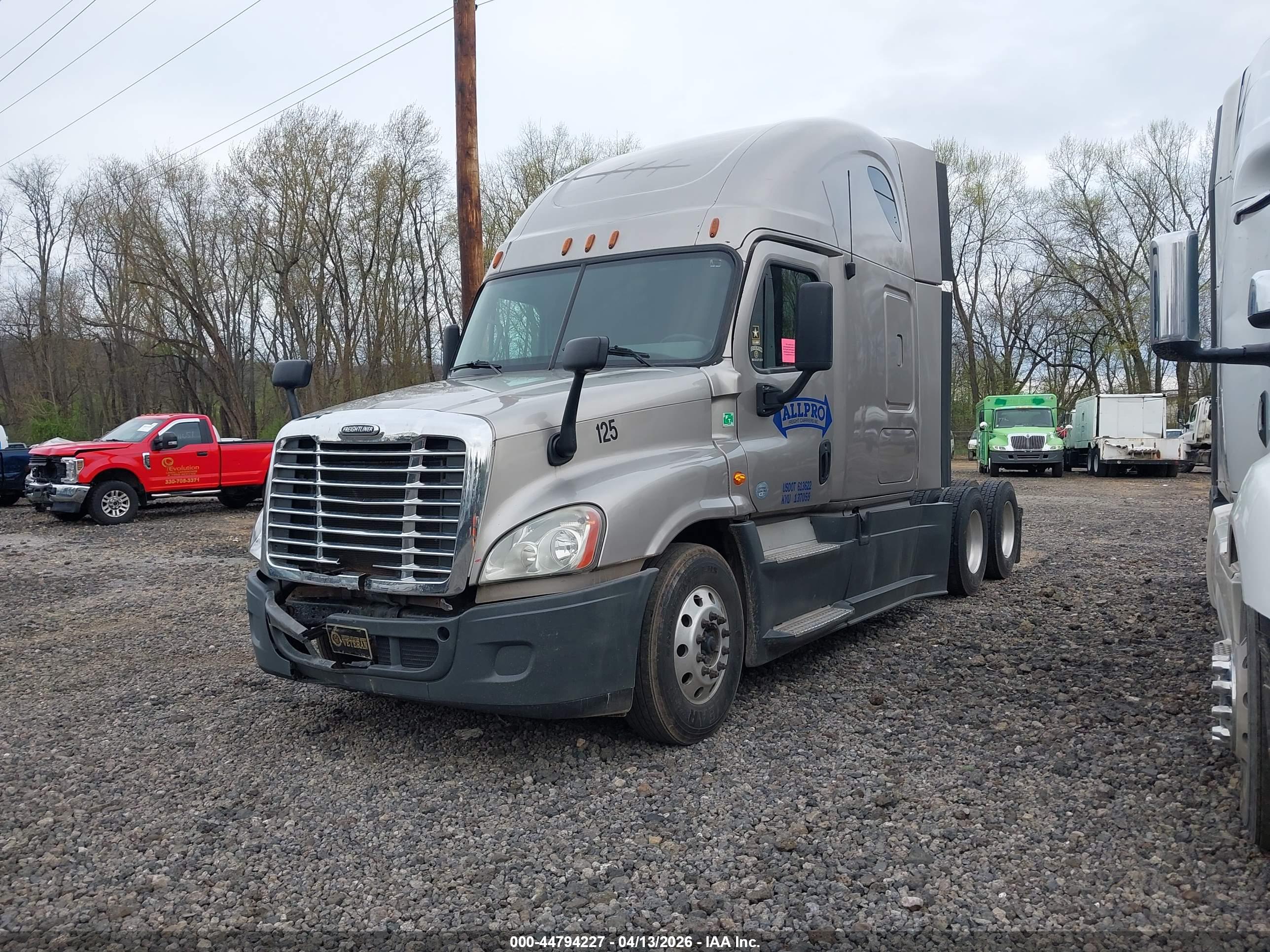 FREIGHTLINER CASCADIA image 2