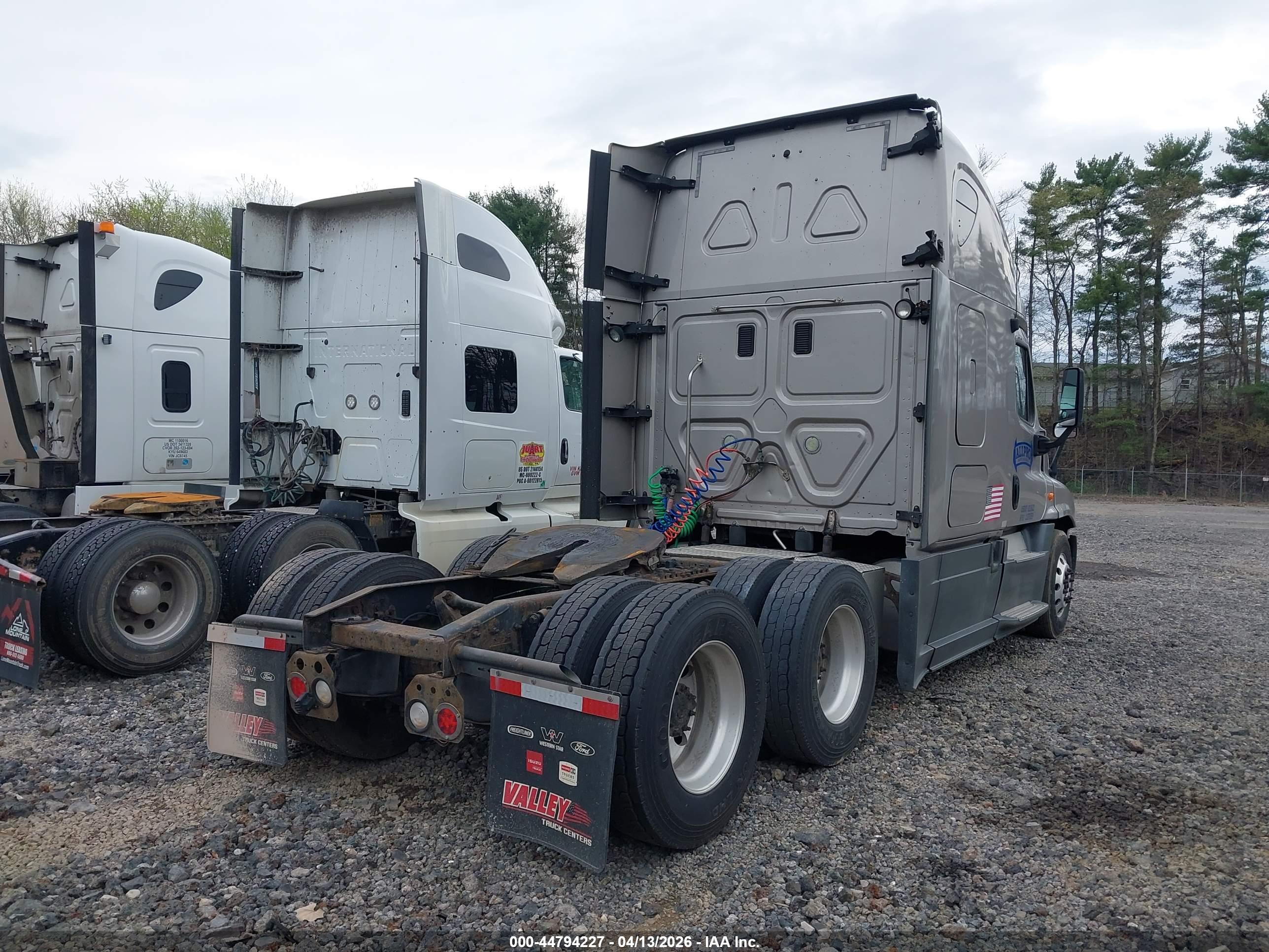 FREIGHTLINER CASCADIA image 4