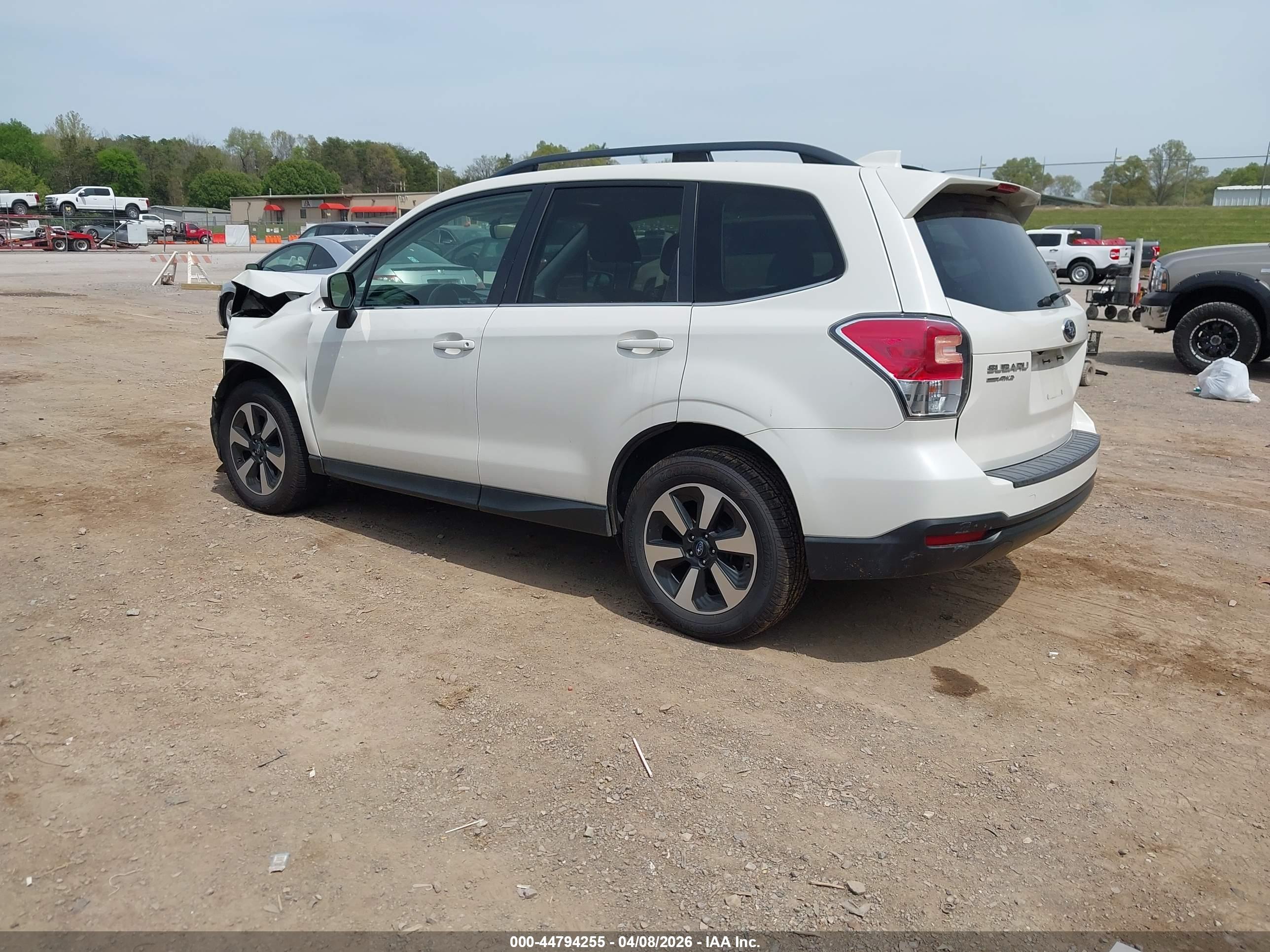 SUBARU FORESTER image 3