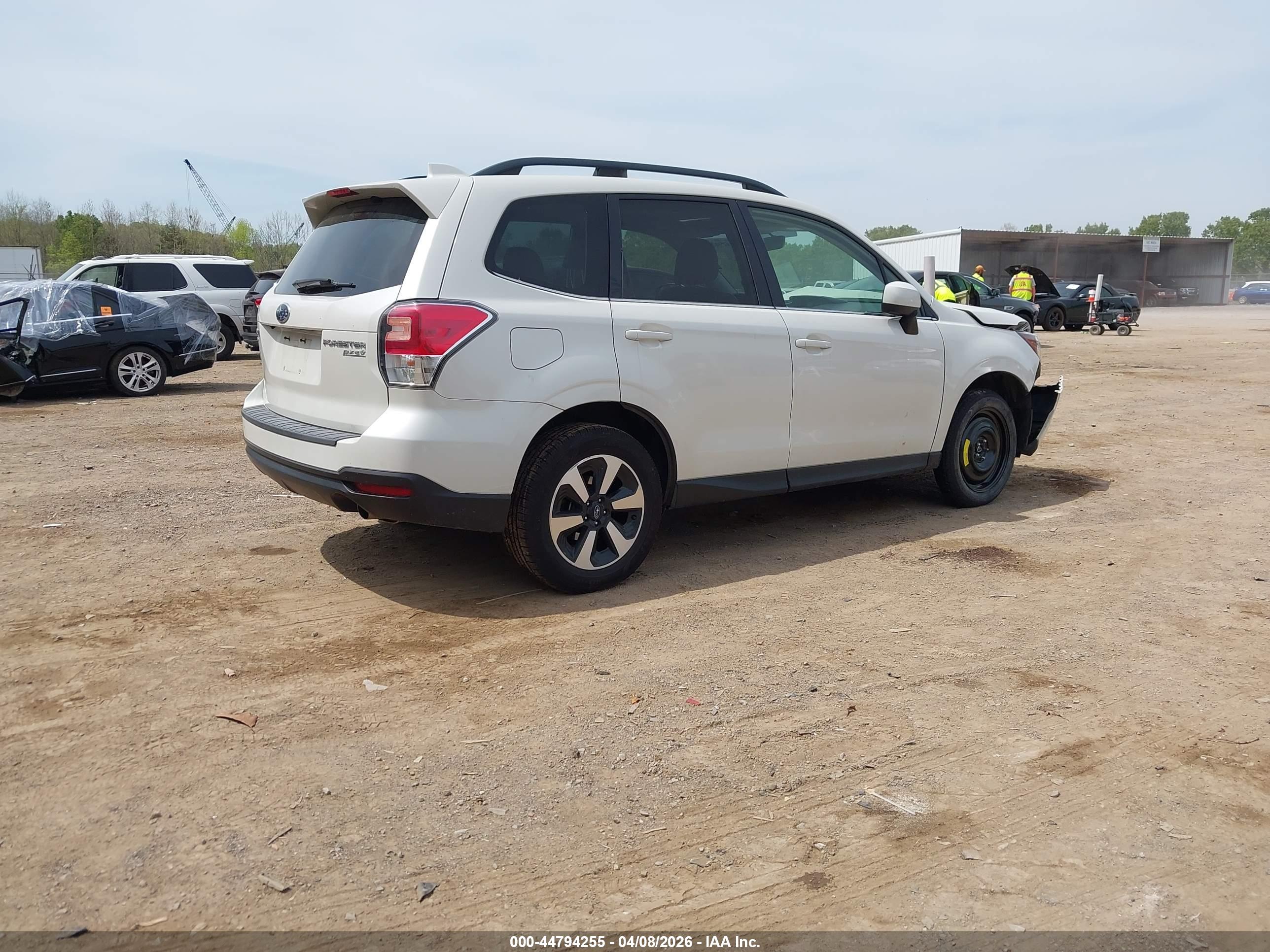 SUBARU FORESTER image 4