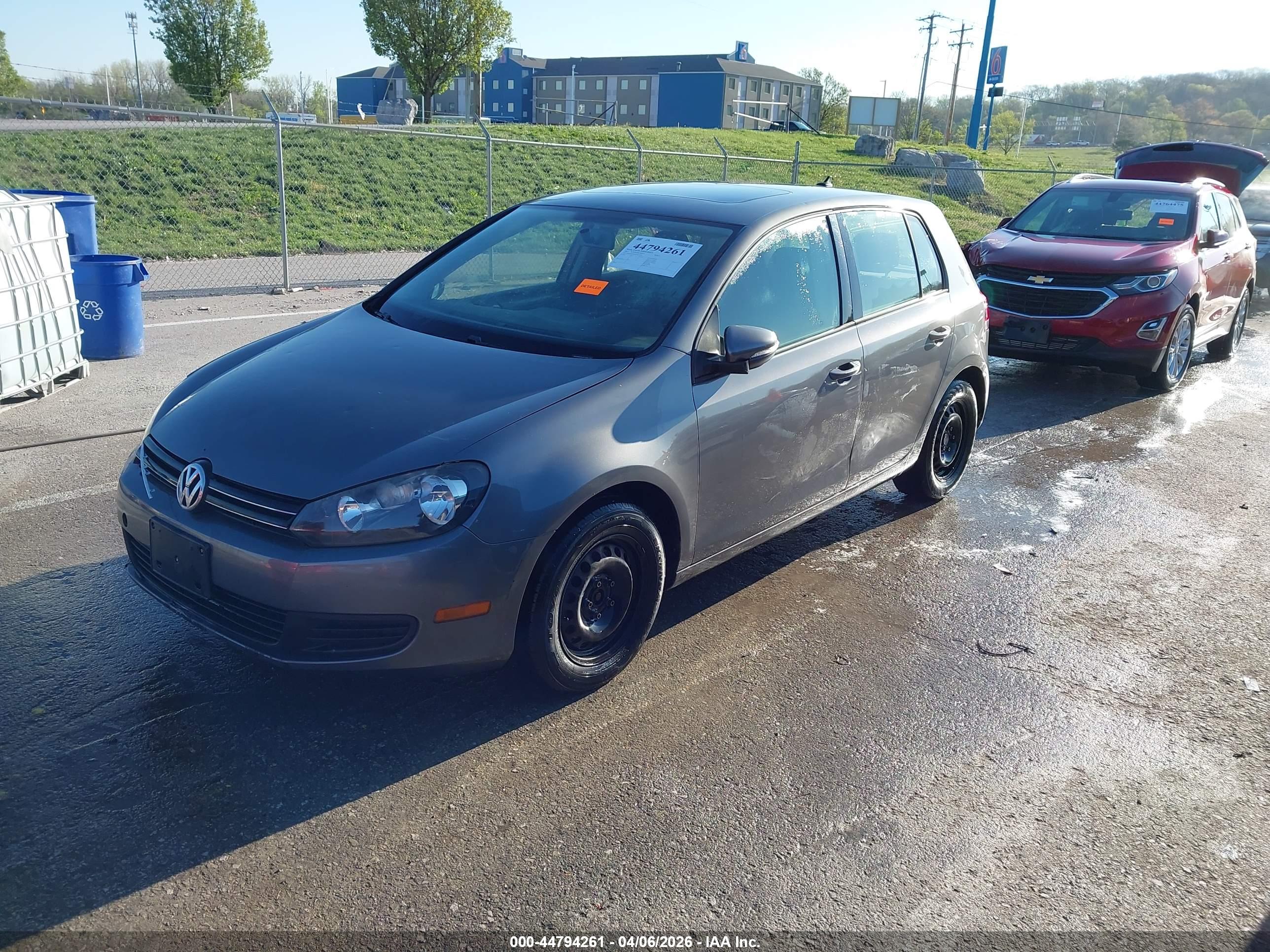 VOLKSWAGEN GOLF image 2