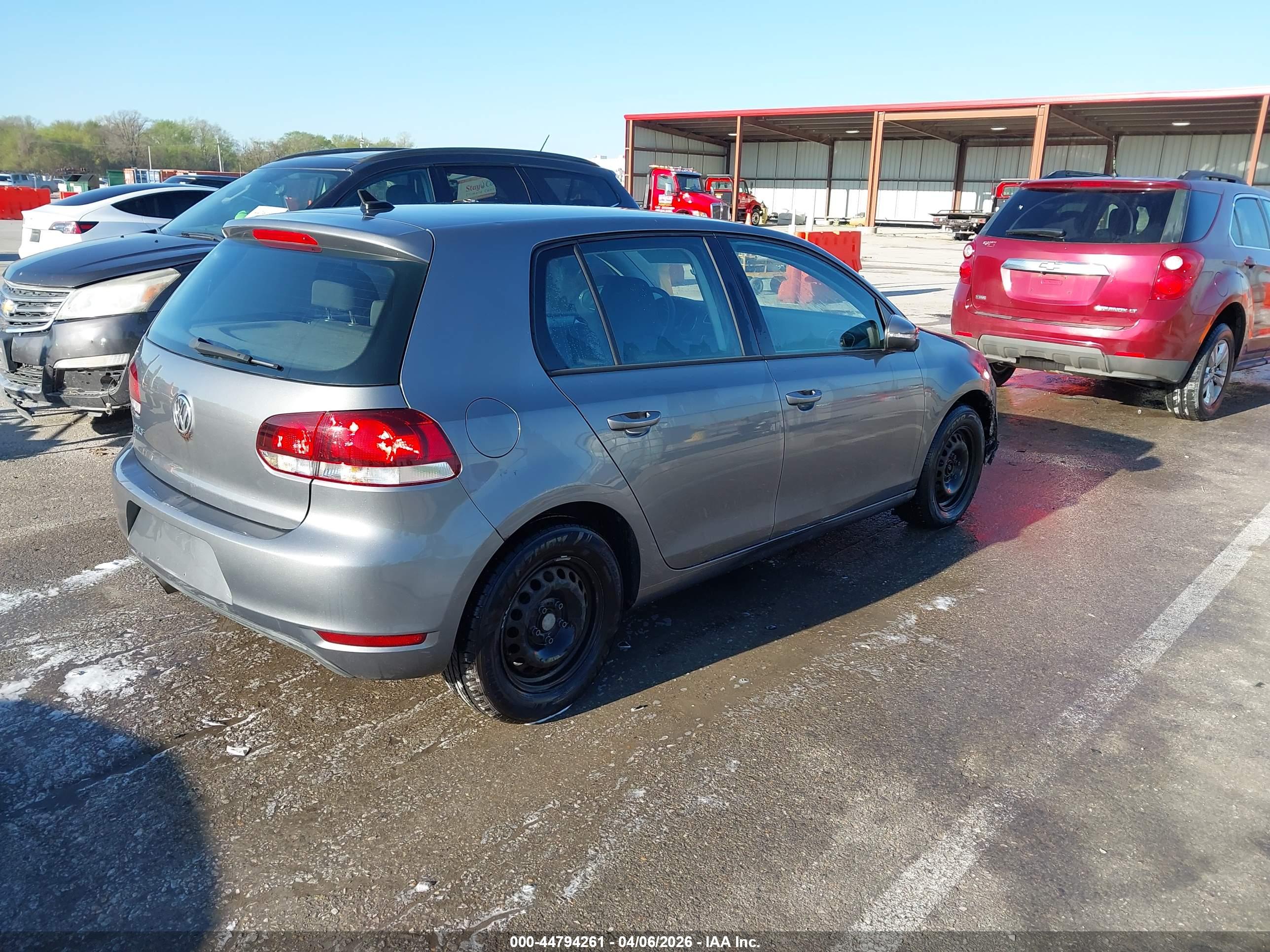 VOLKSWAGEN GOLF image 4