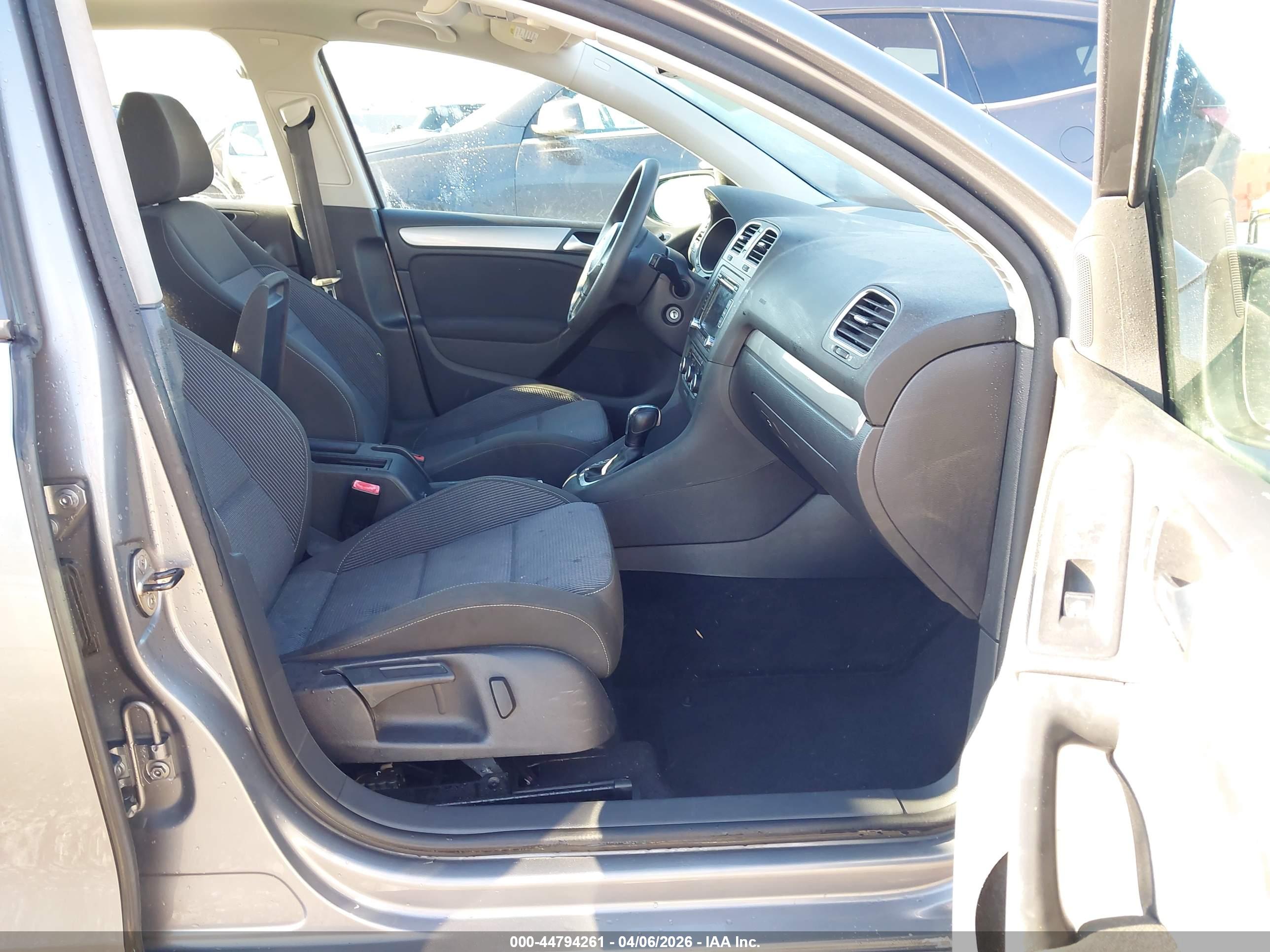 VOLKSWAGEN GOLF image 5