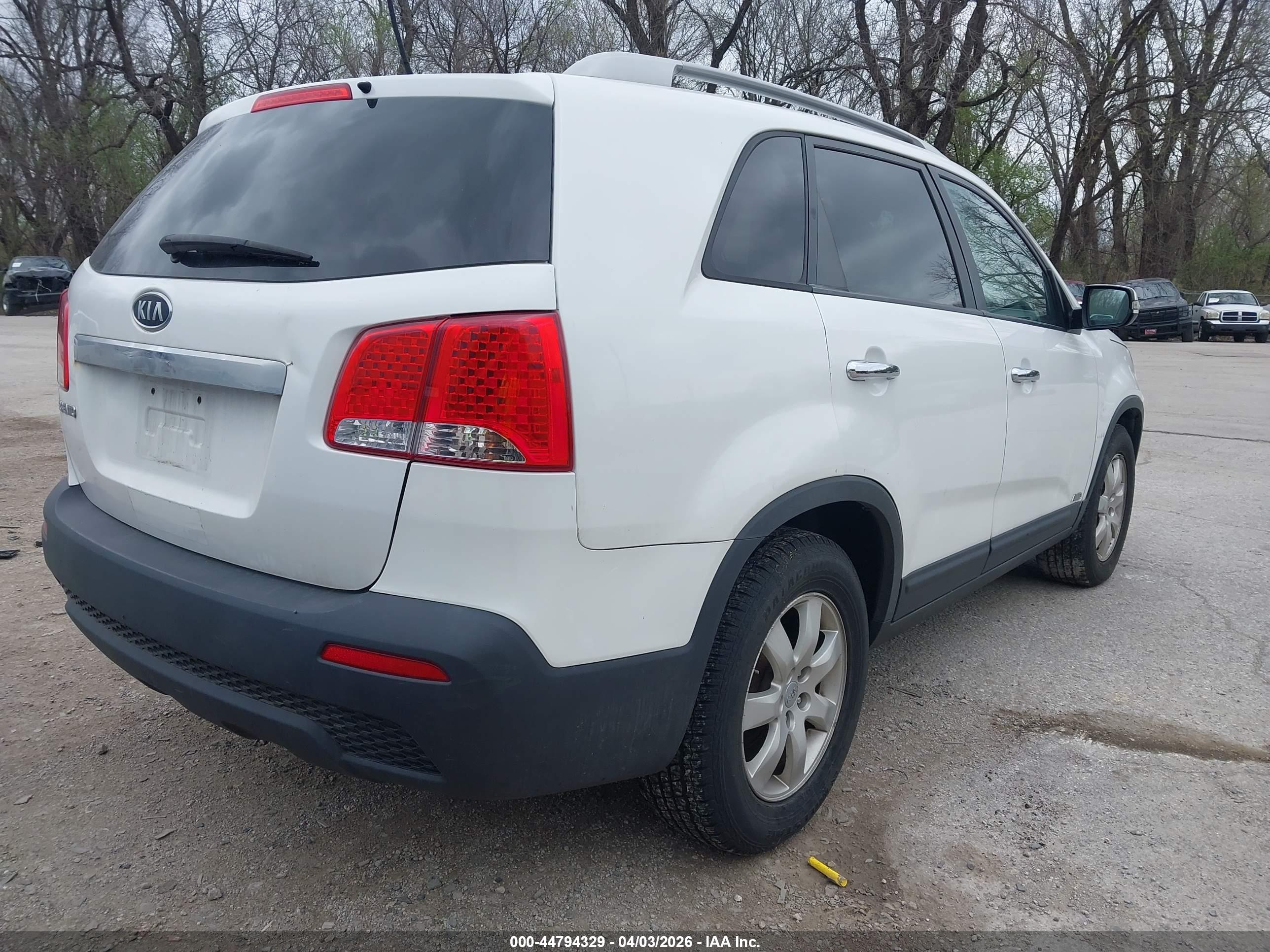 KIA SORENTO image 4