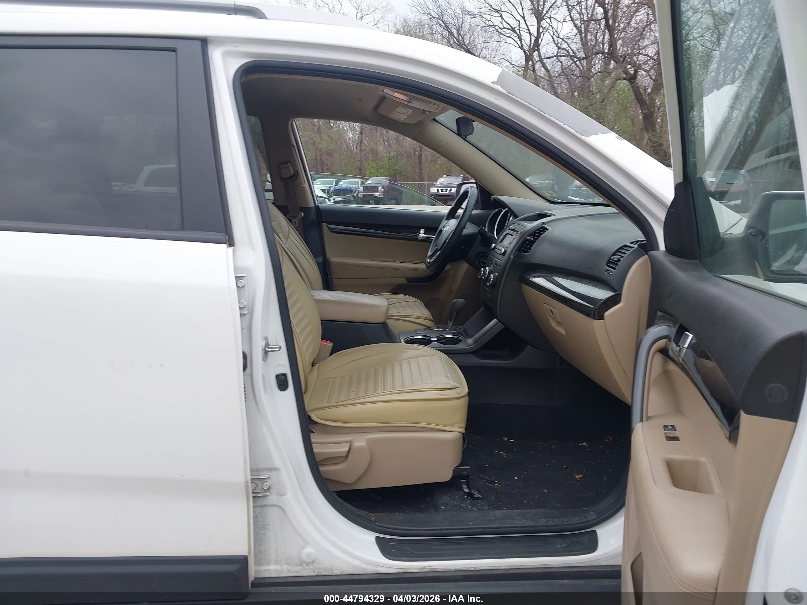 KIA SORENTO image 5