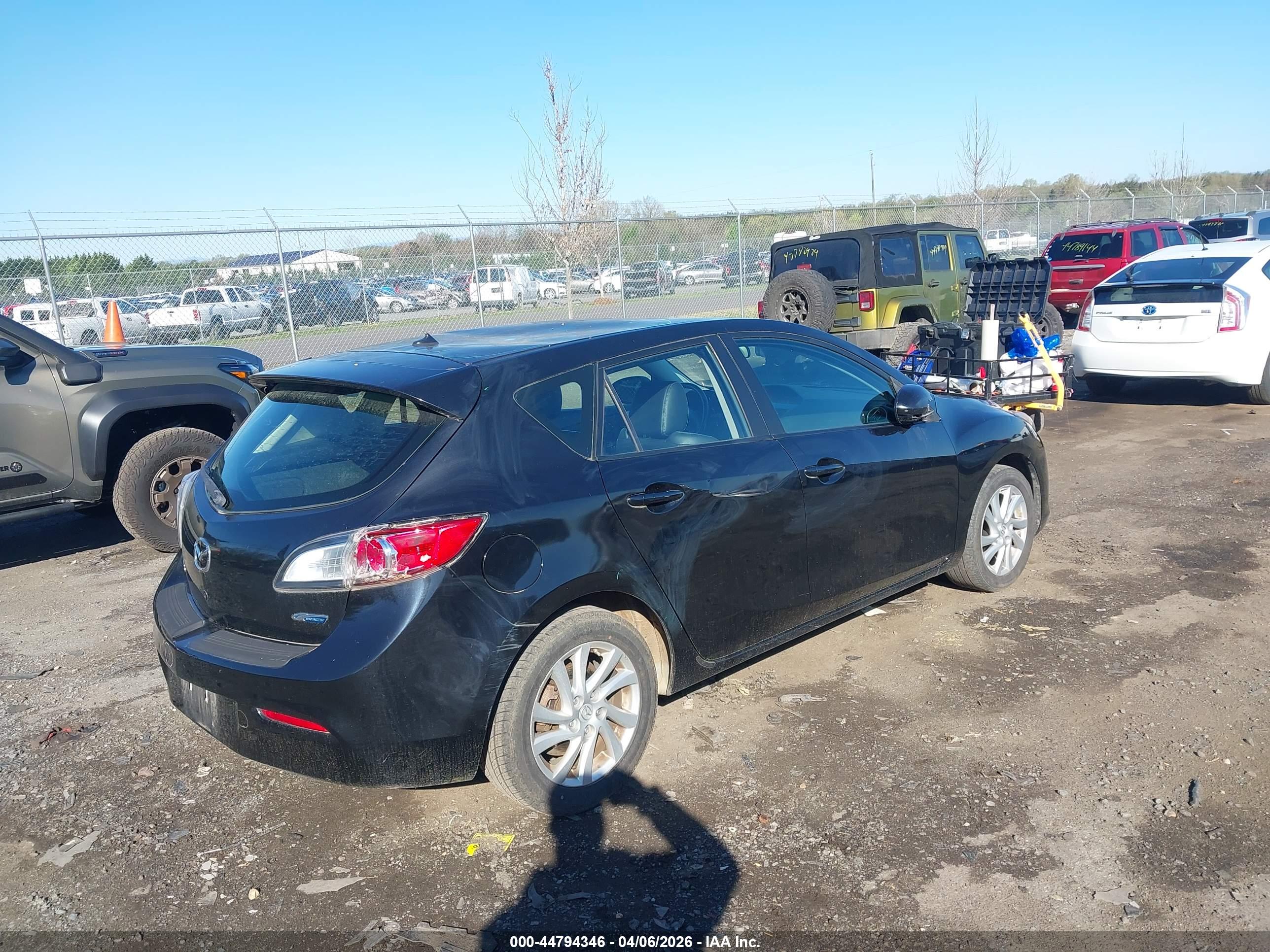 MAZDA MAZDA3 image 4