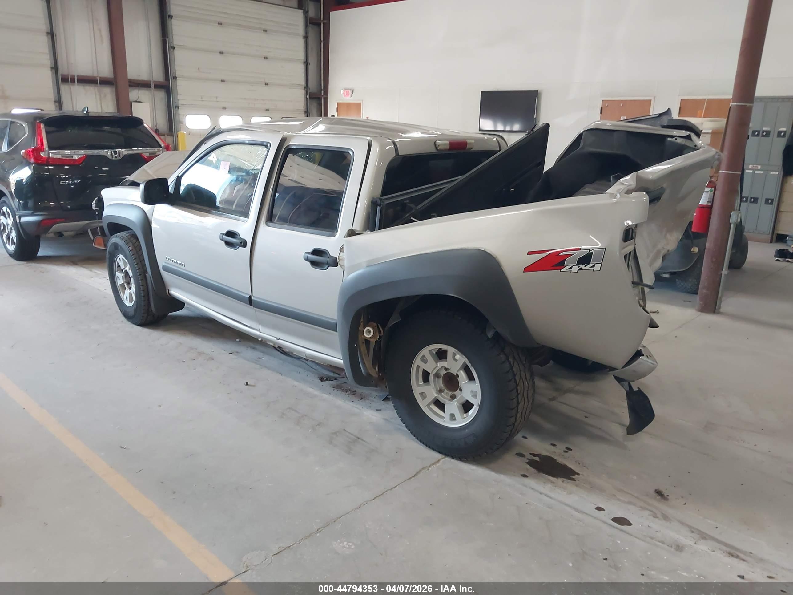 CHEVROLET COLORADO image 3