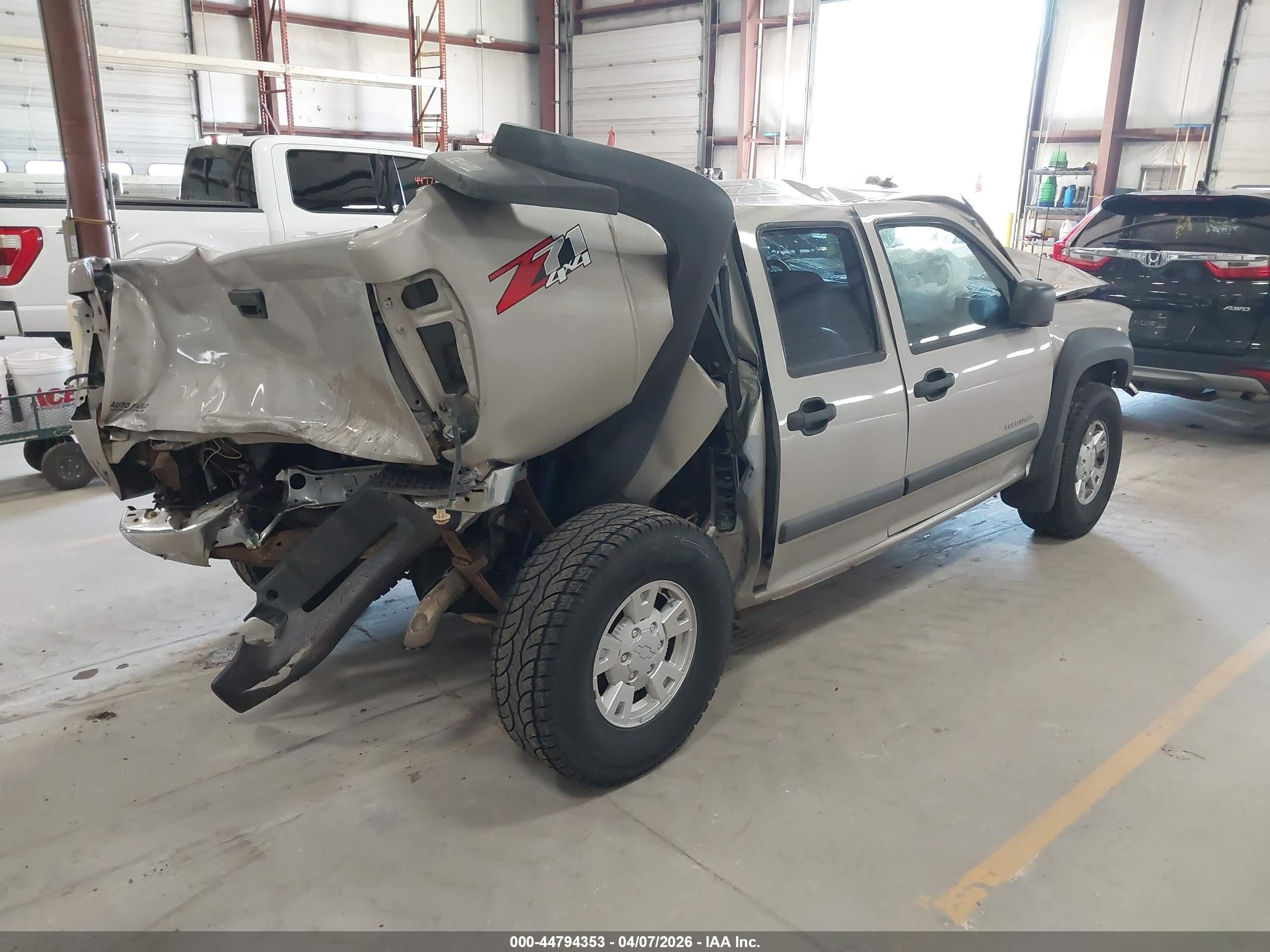 CHEVROLET COLORADO image 4