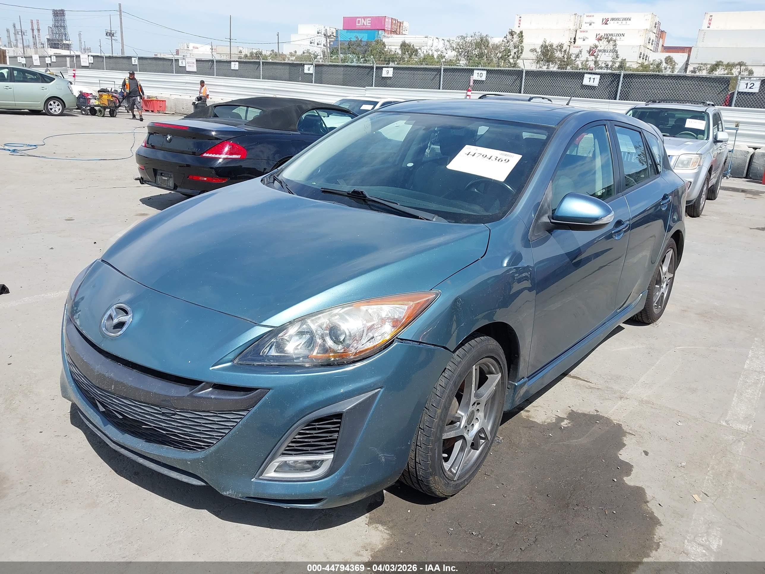 MAZDA MAZDA3 image 2