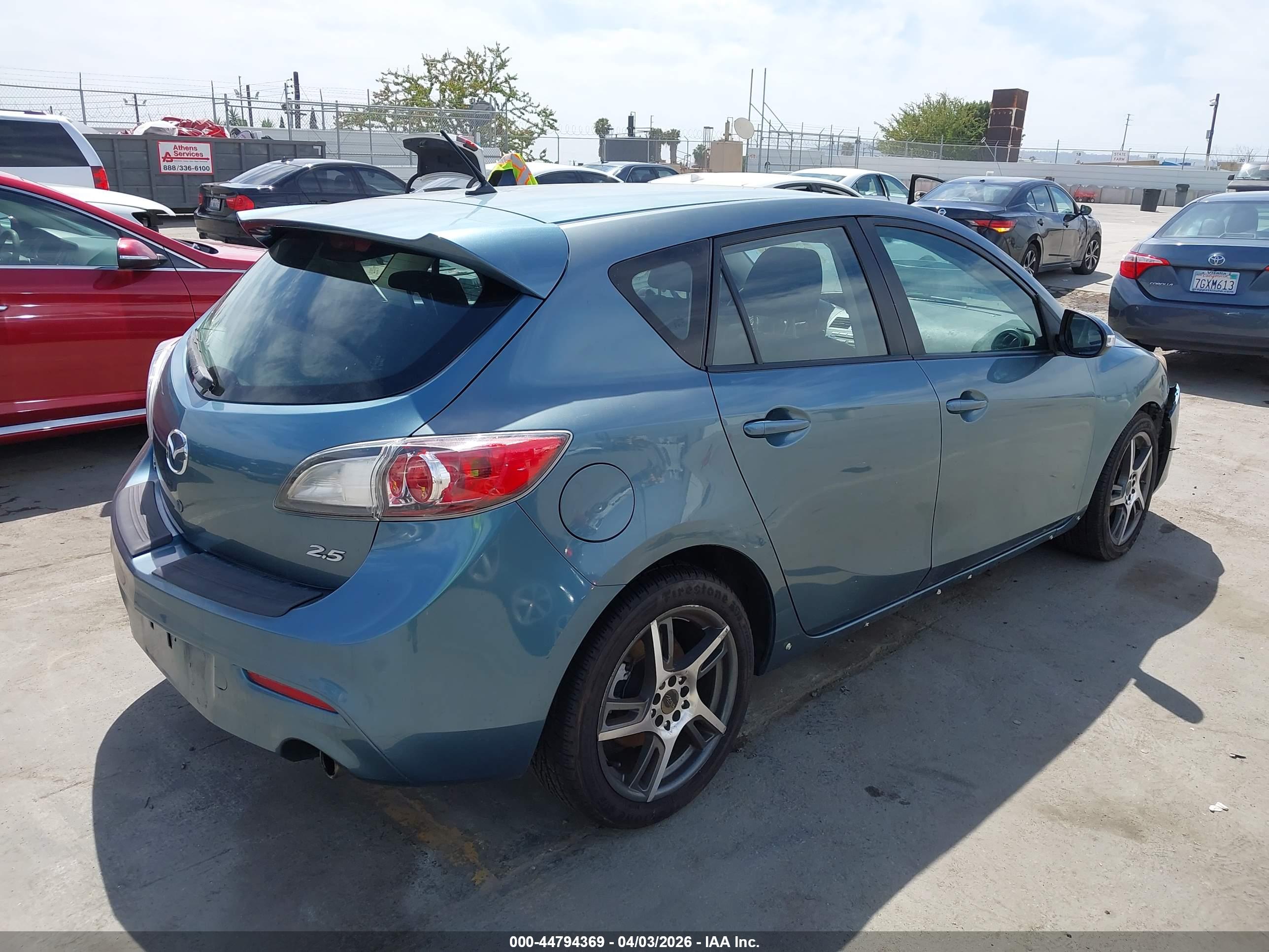 MAZDA MAZDA3 image 4