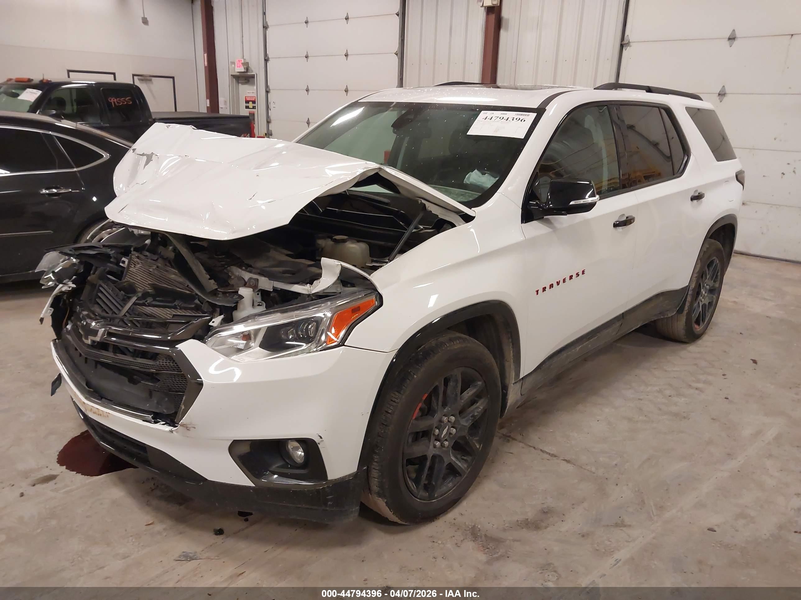 CHEVROLET TRAVERSE image 2
