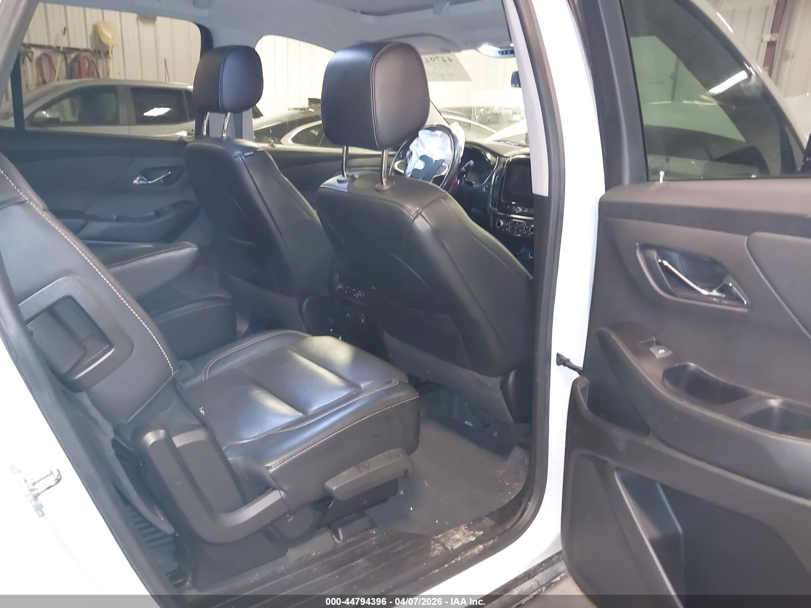 CHEVROLET TRAVERSE image 8
