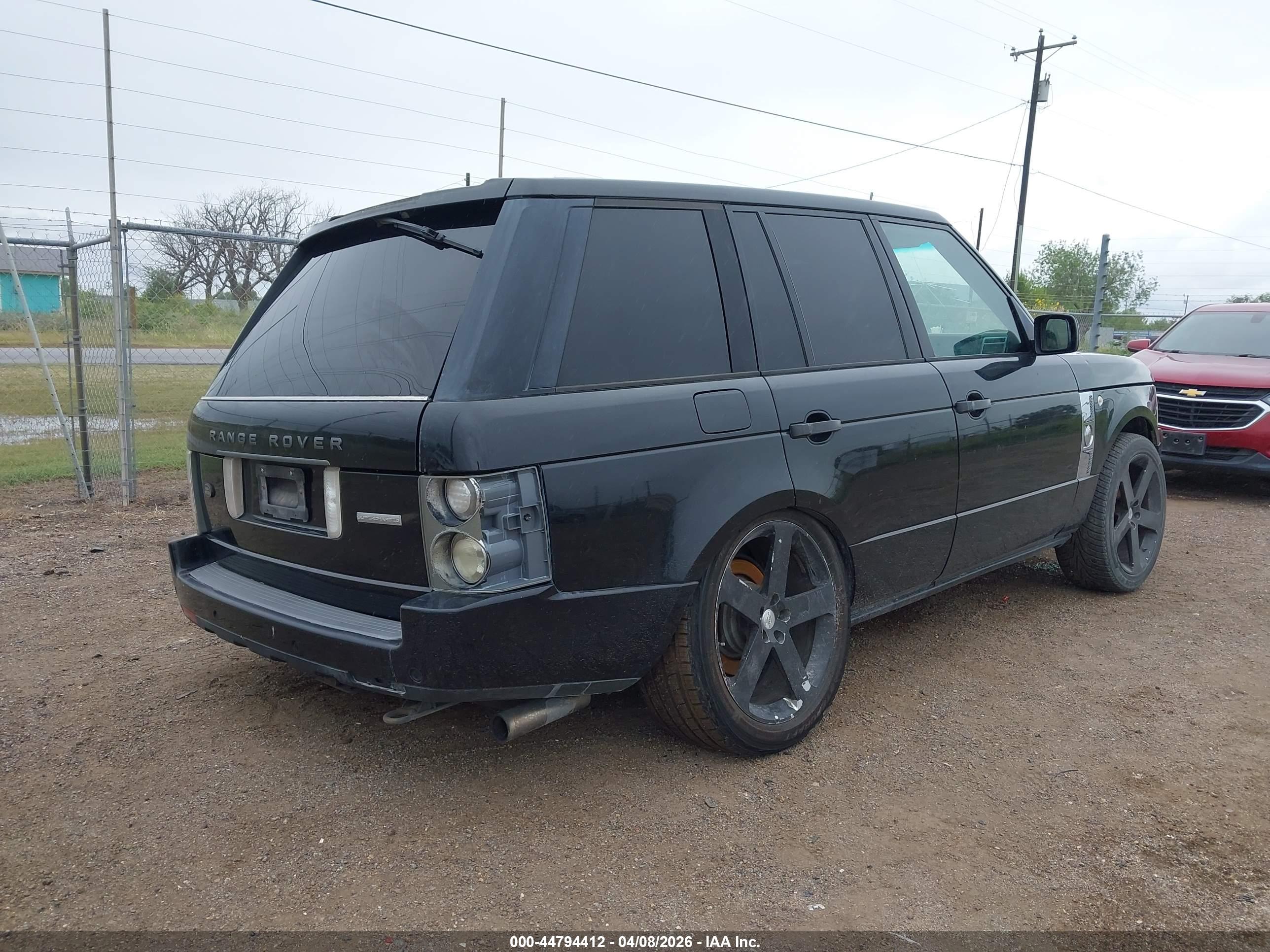 LAND ROVER image 4