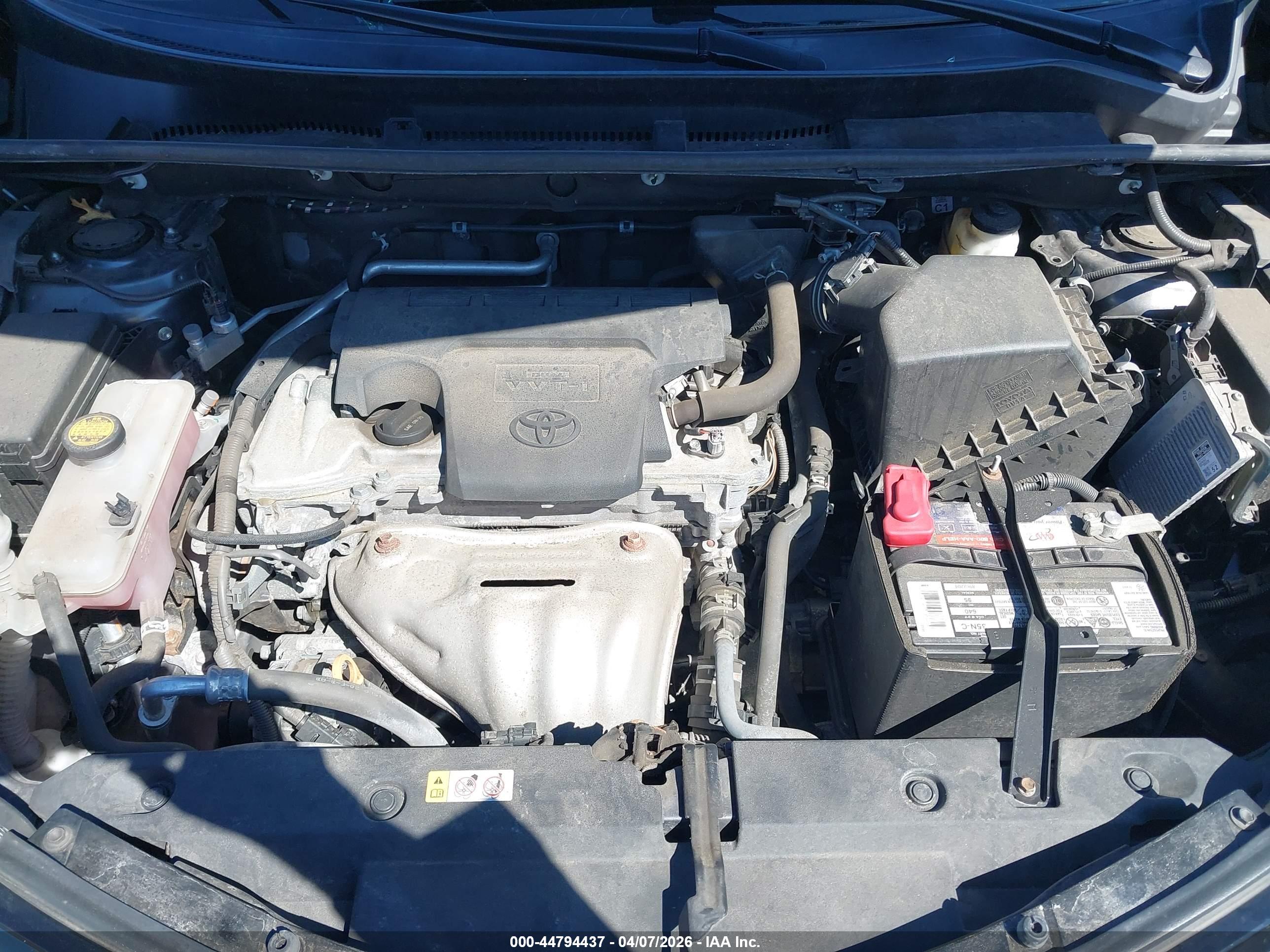TOYOTA RAV4 image 10