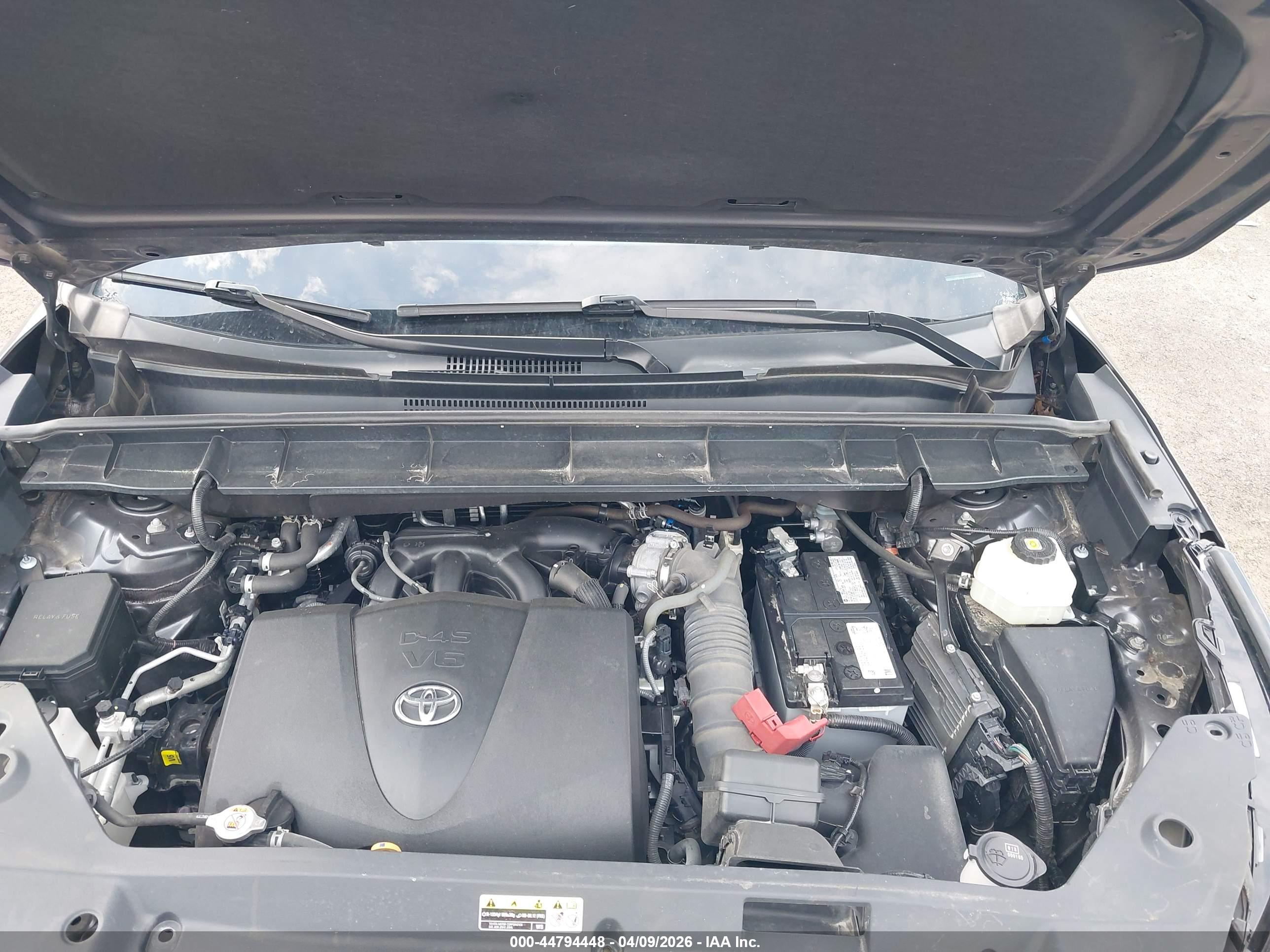 TOYOTA HIGHLANDER image 10