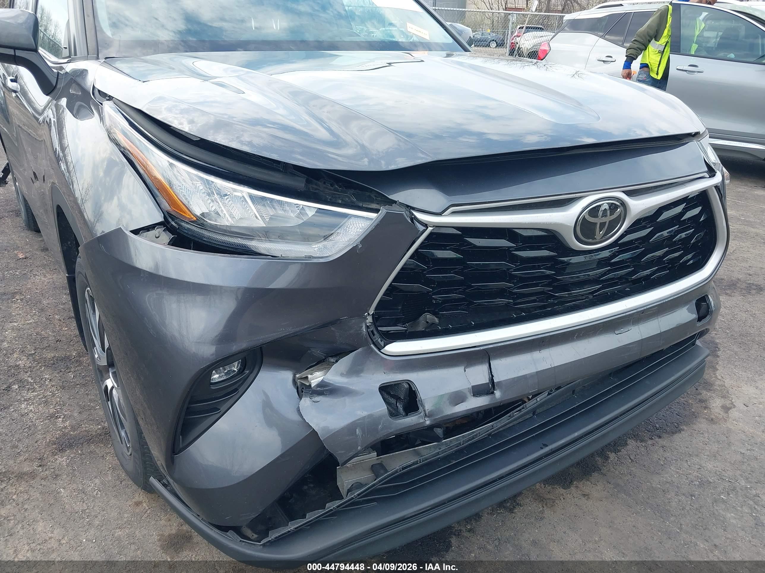 TOYOTA HIGHLANDER image 6