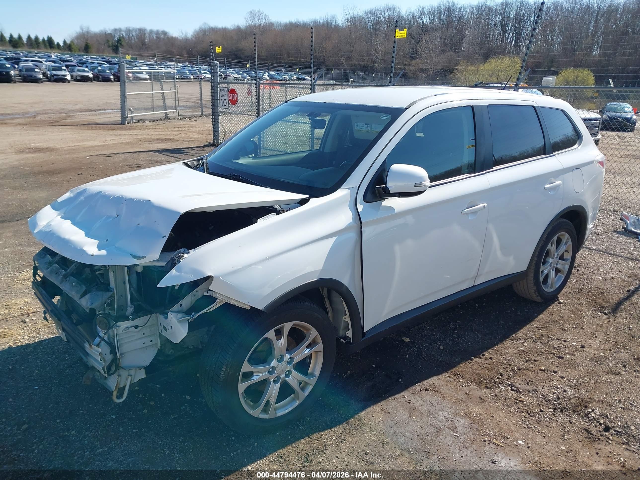 MITSUBISHI OUTLANDER image 2