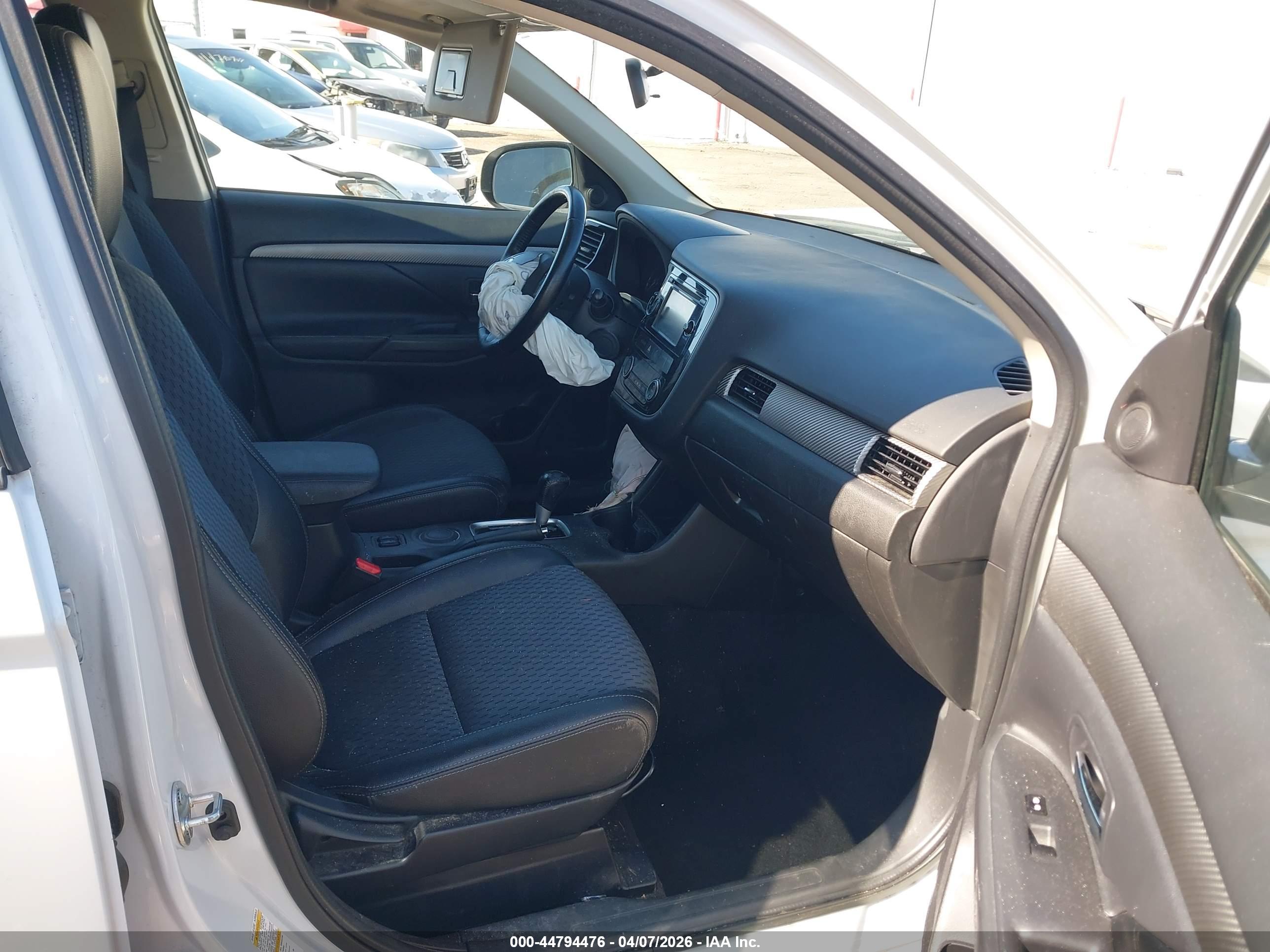 MITSUBISHI OUTLANDER image 5