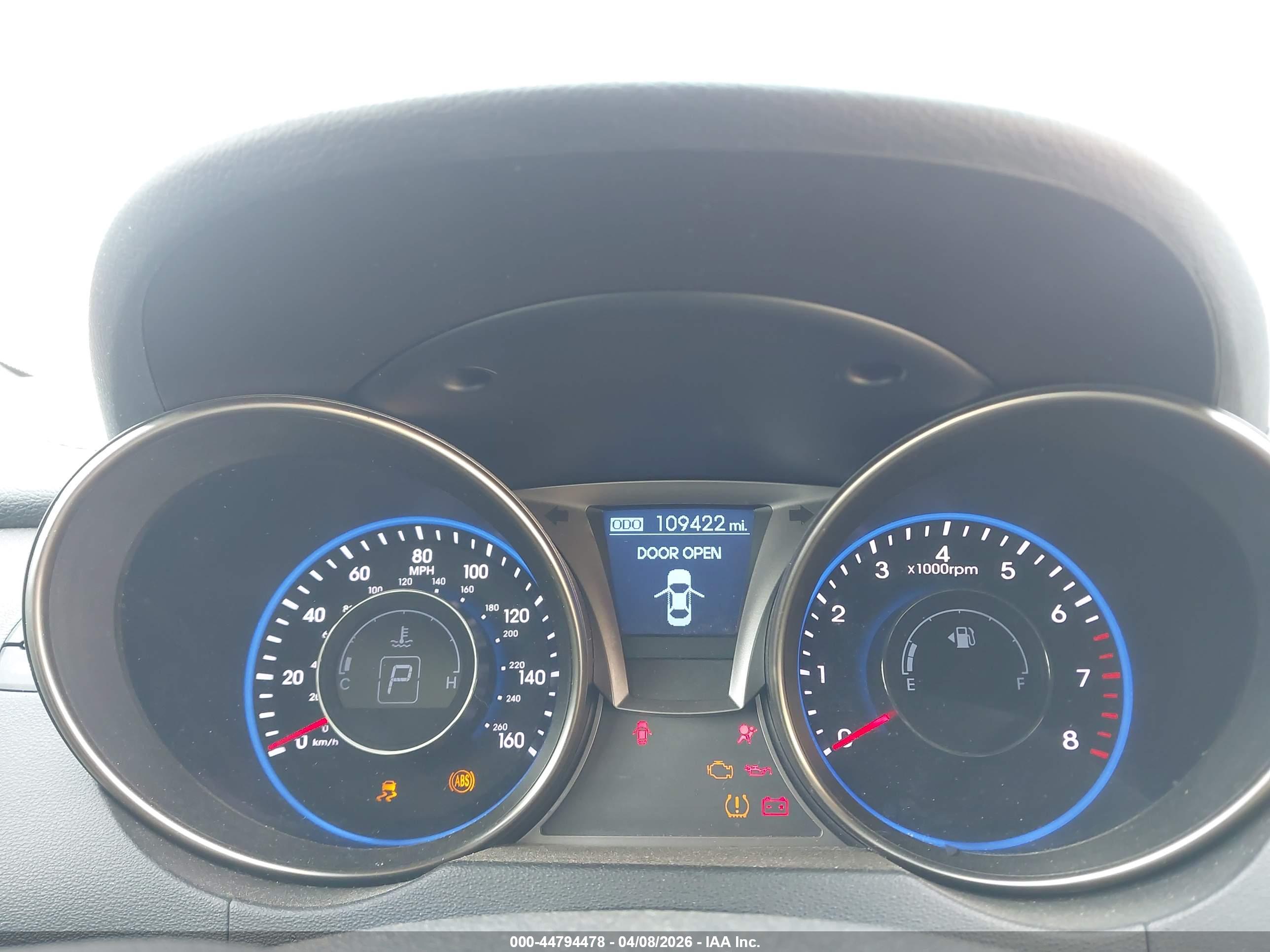 HYUNDAI GENESIS image 7