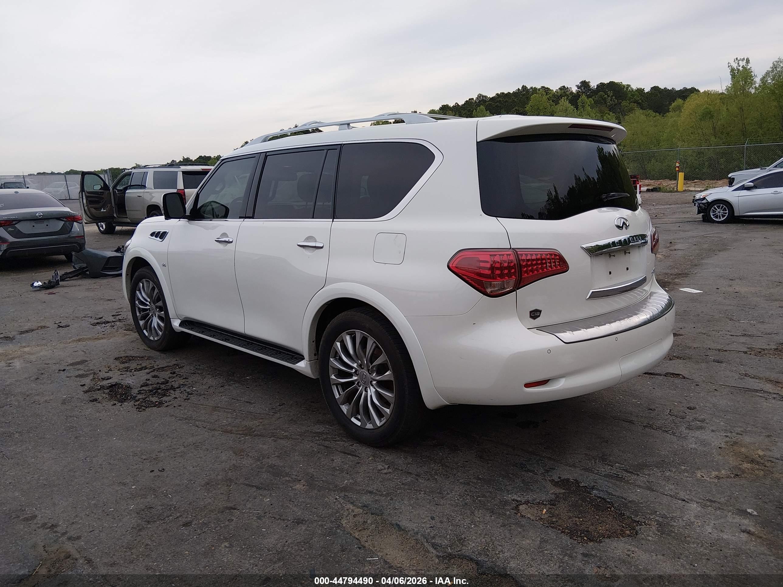 INFINITI QX80 image 3