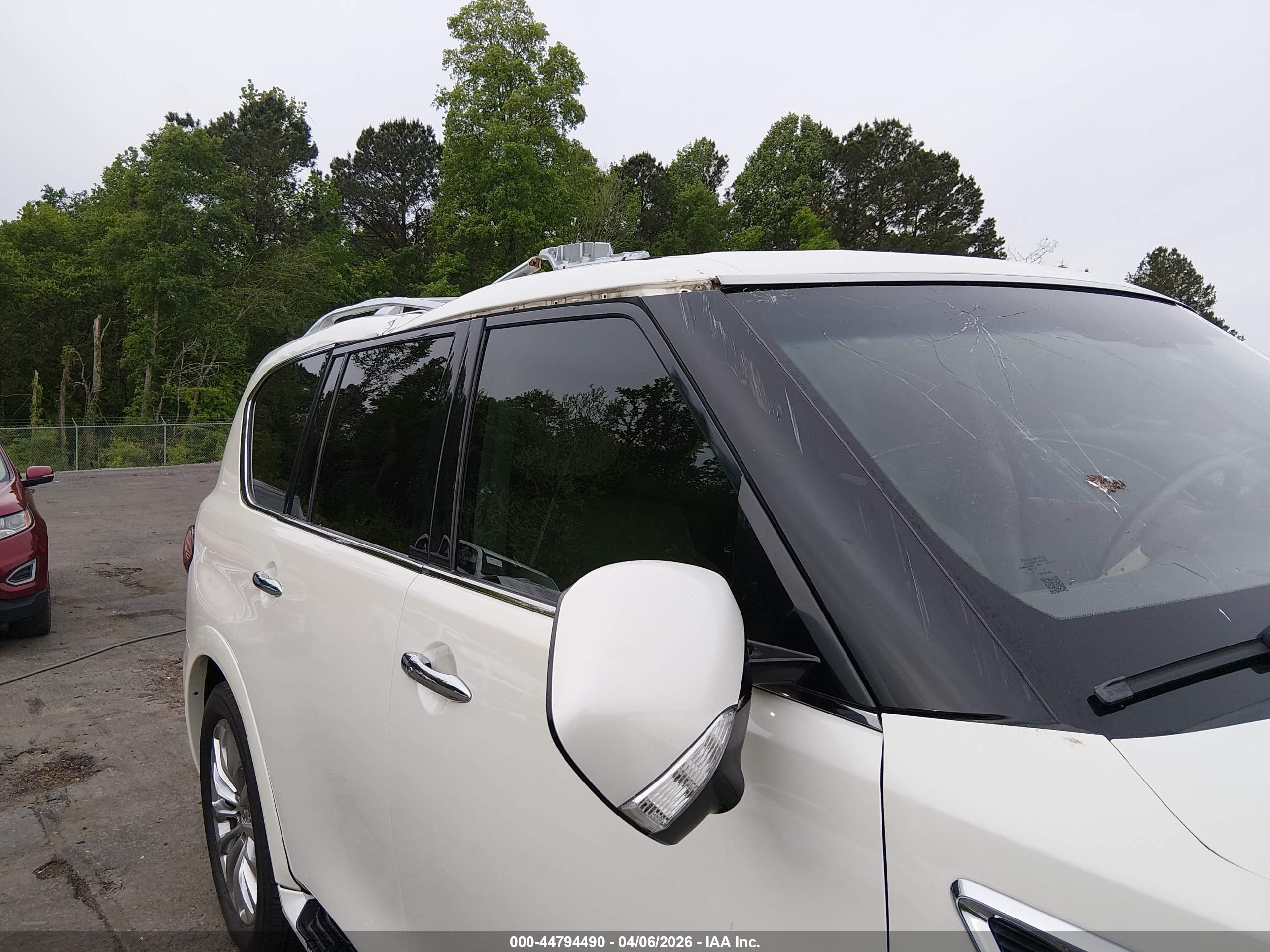 INFINITI QX80 image 6