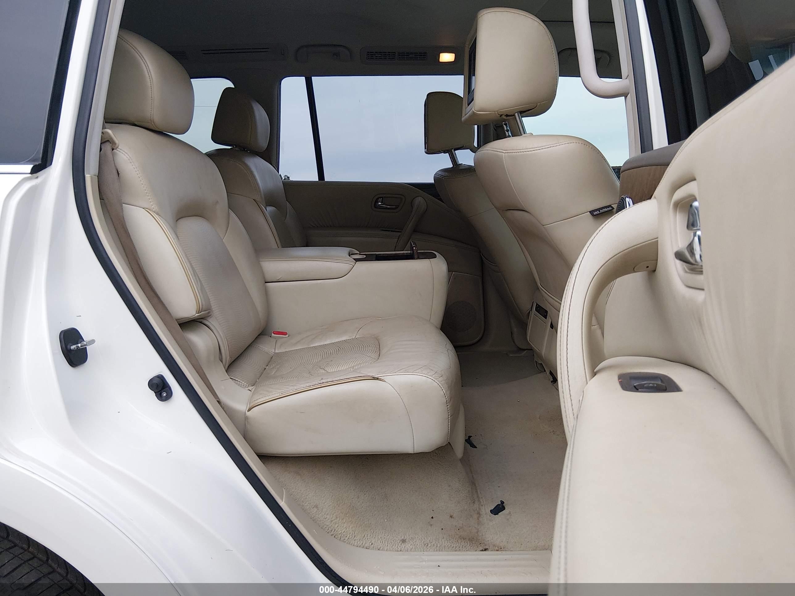 INFINITI QX80 image 8