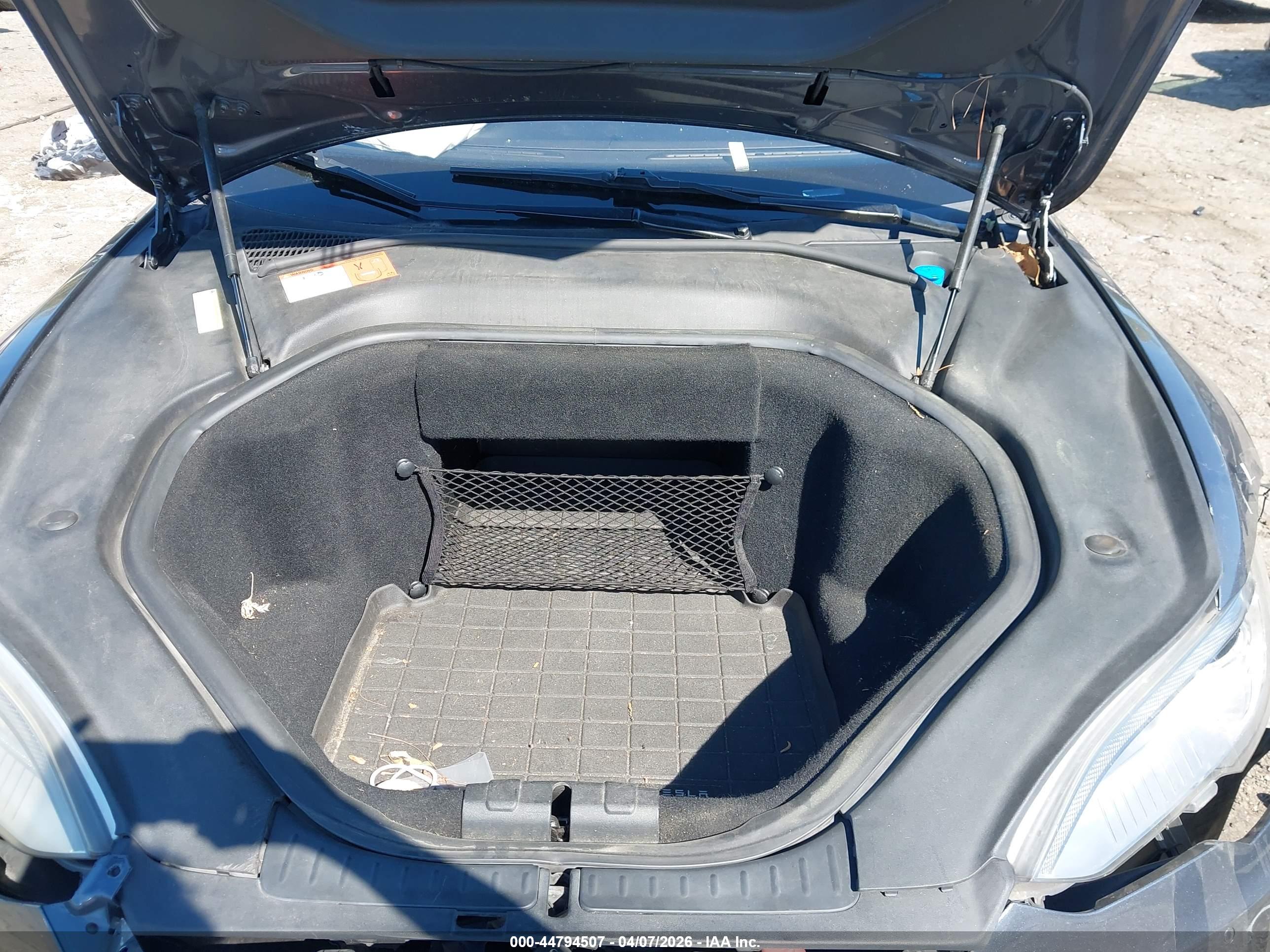TESLA MODEL image 10