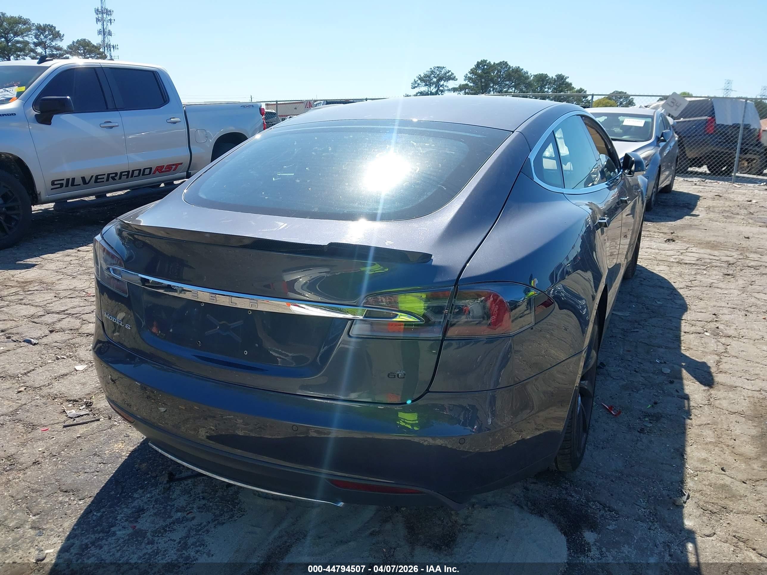 TESLA MODEL image 4