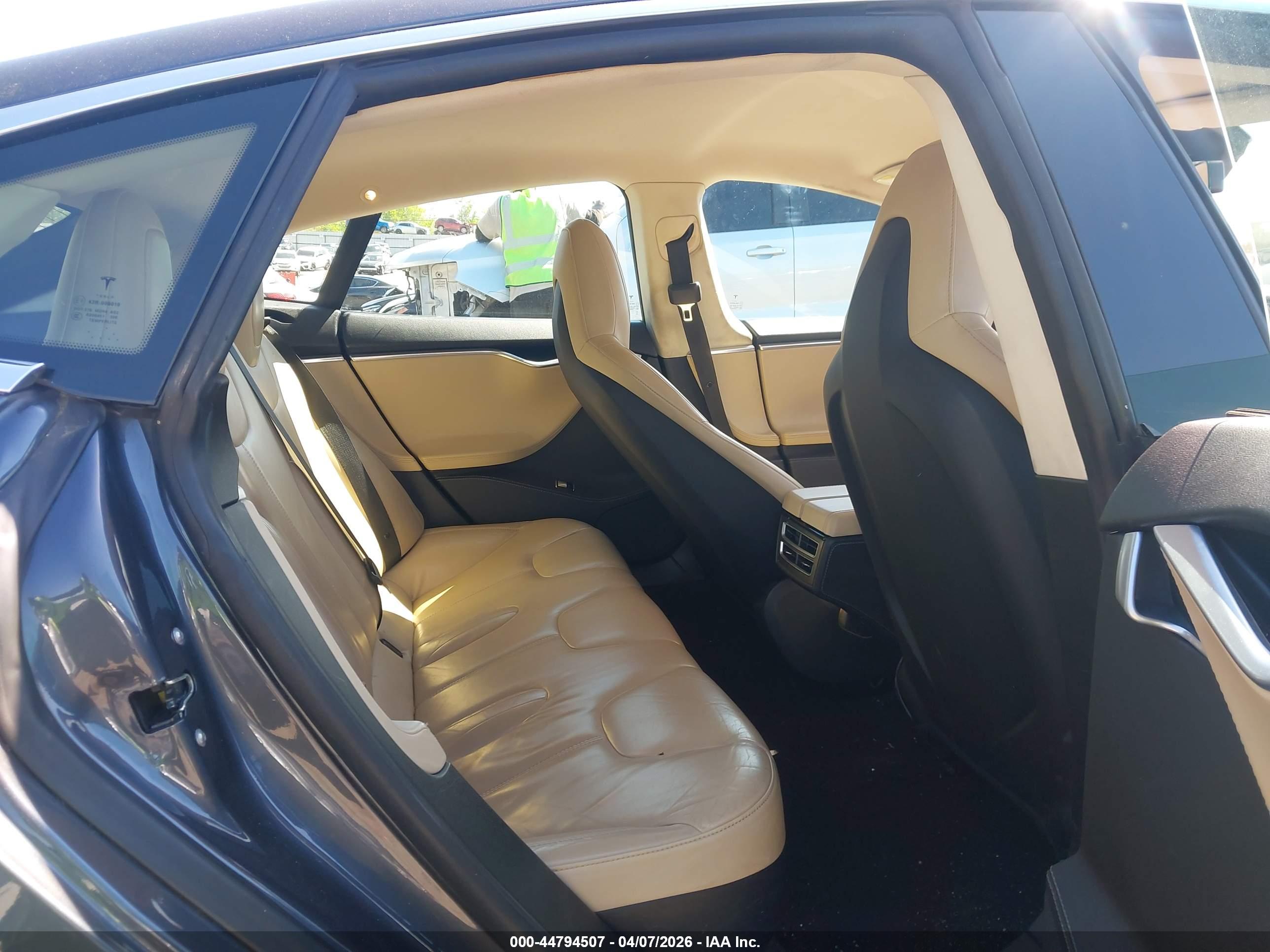 TESLA MODEL image 5