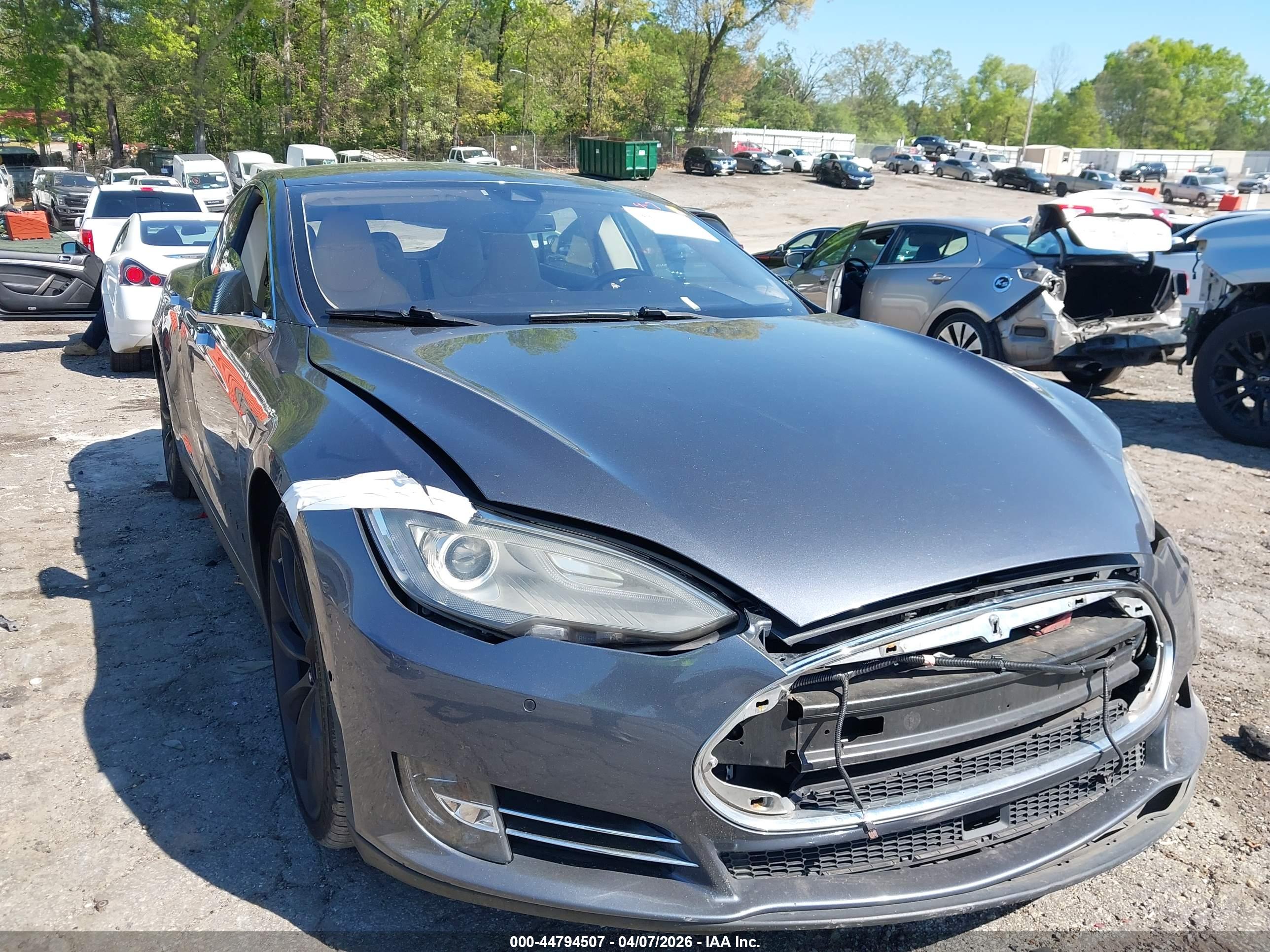 TESLA MODEL image 6