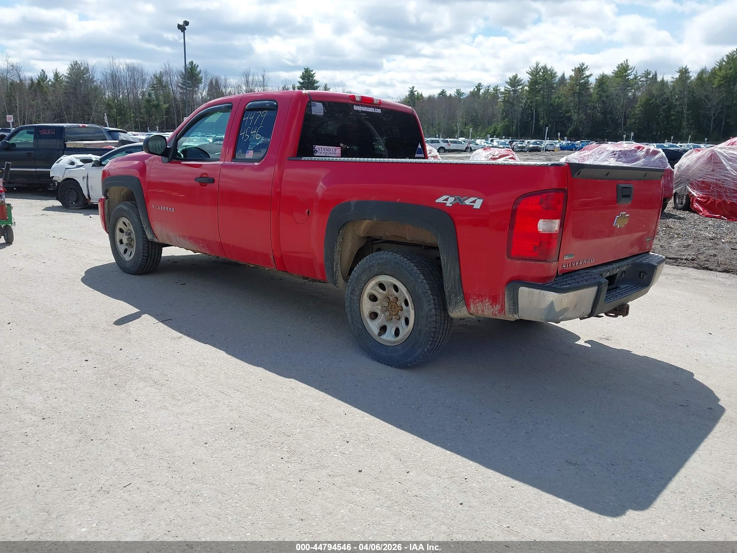 CHEVROLET SILVERADO image 3