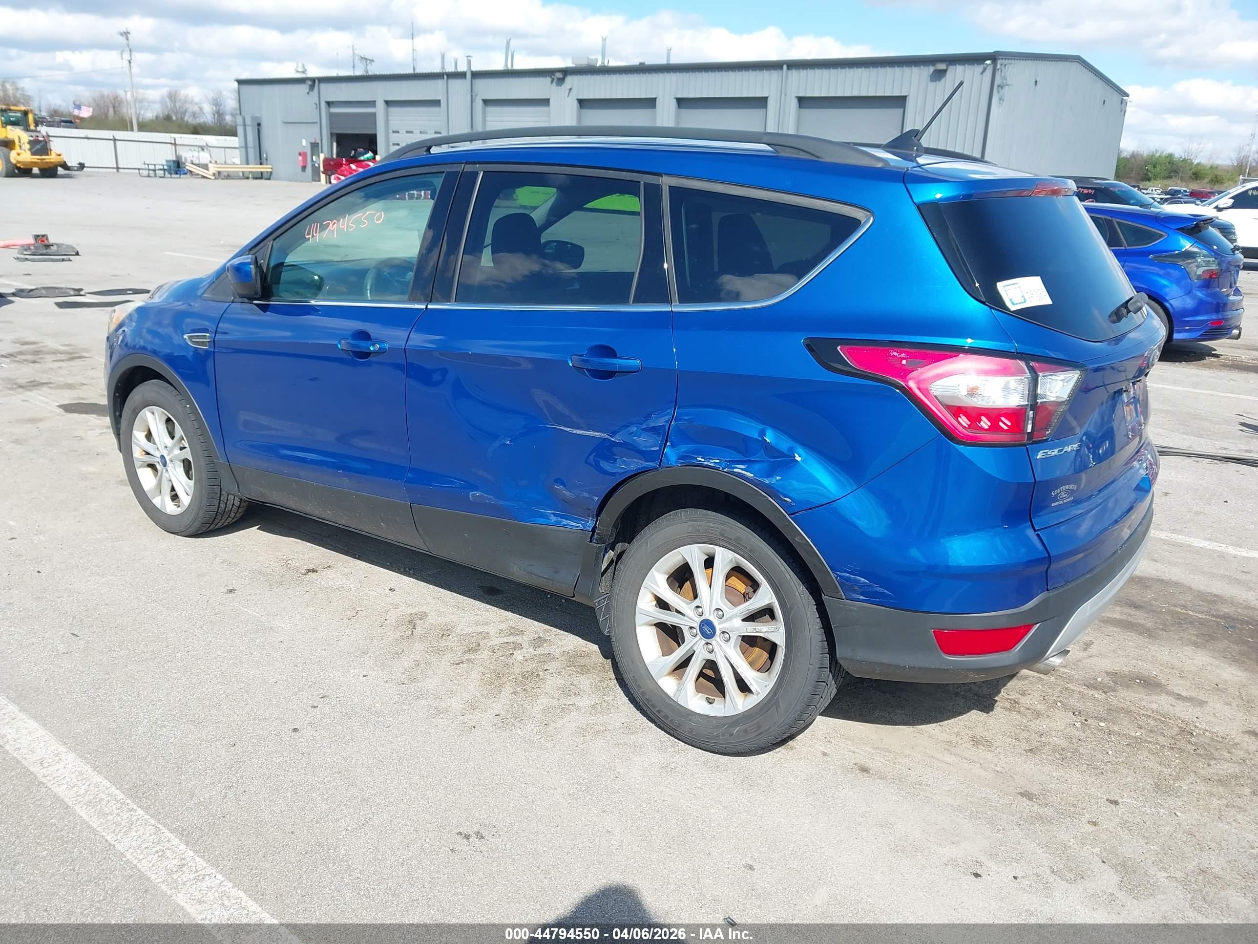 FORD ESCAPE image 3