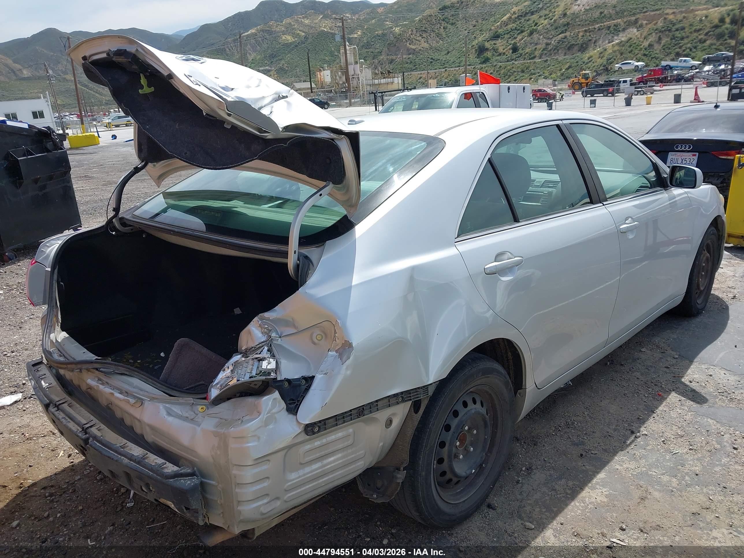 TOYOTA CAMRY image 4
